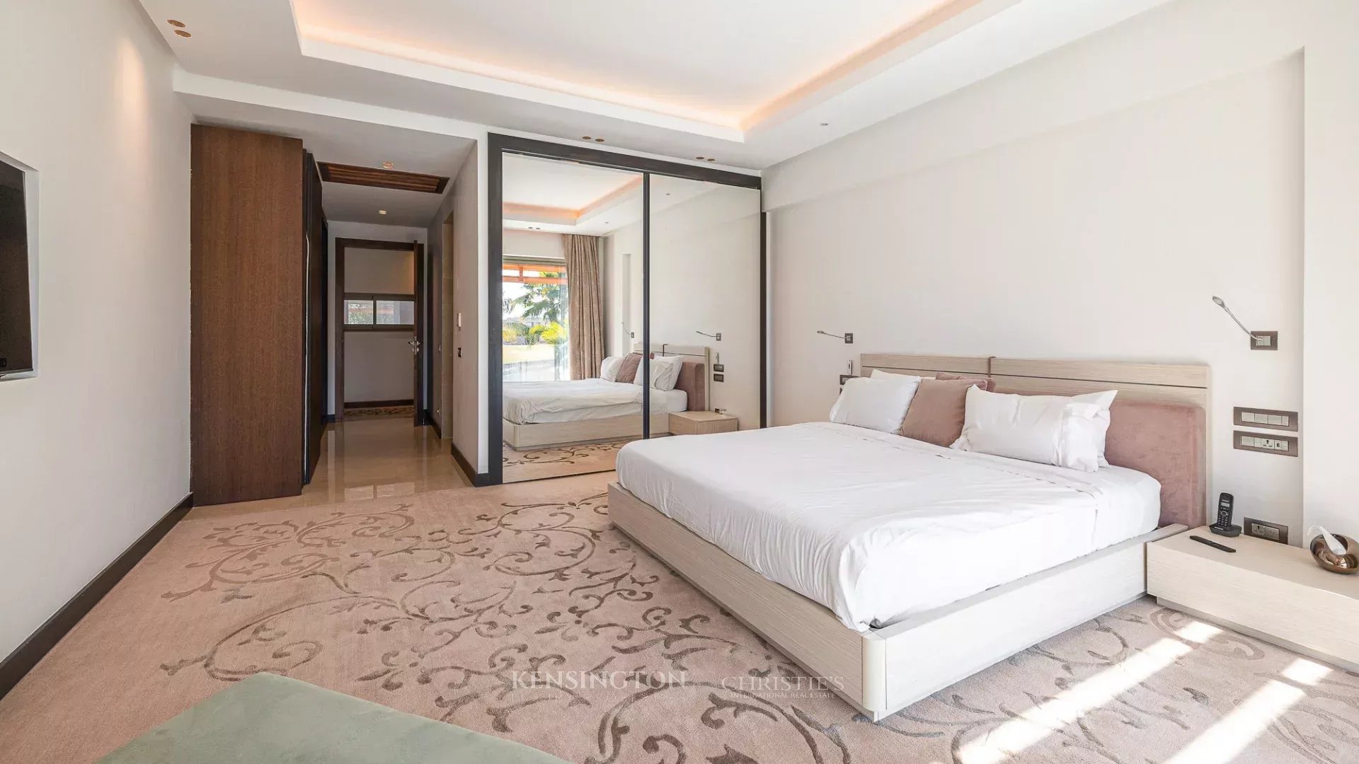 6 Bedroom Villa/Townhouse's Image 55