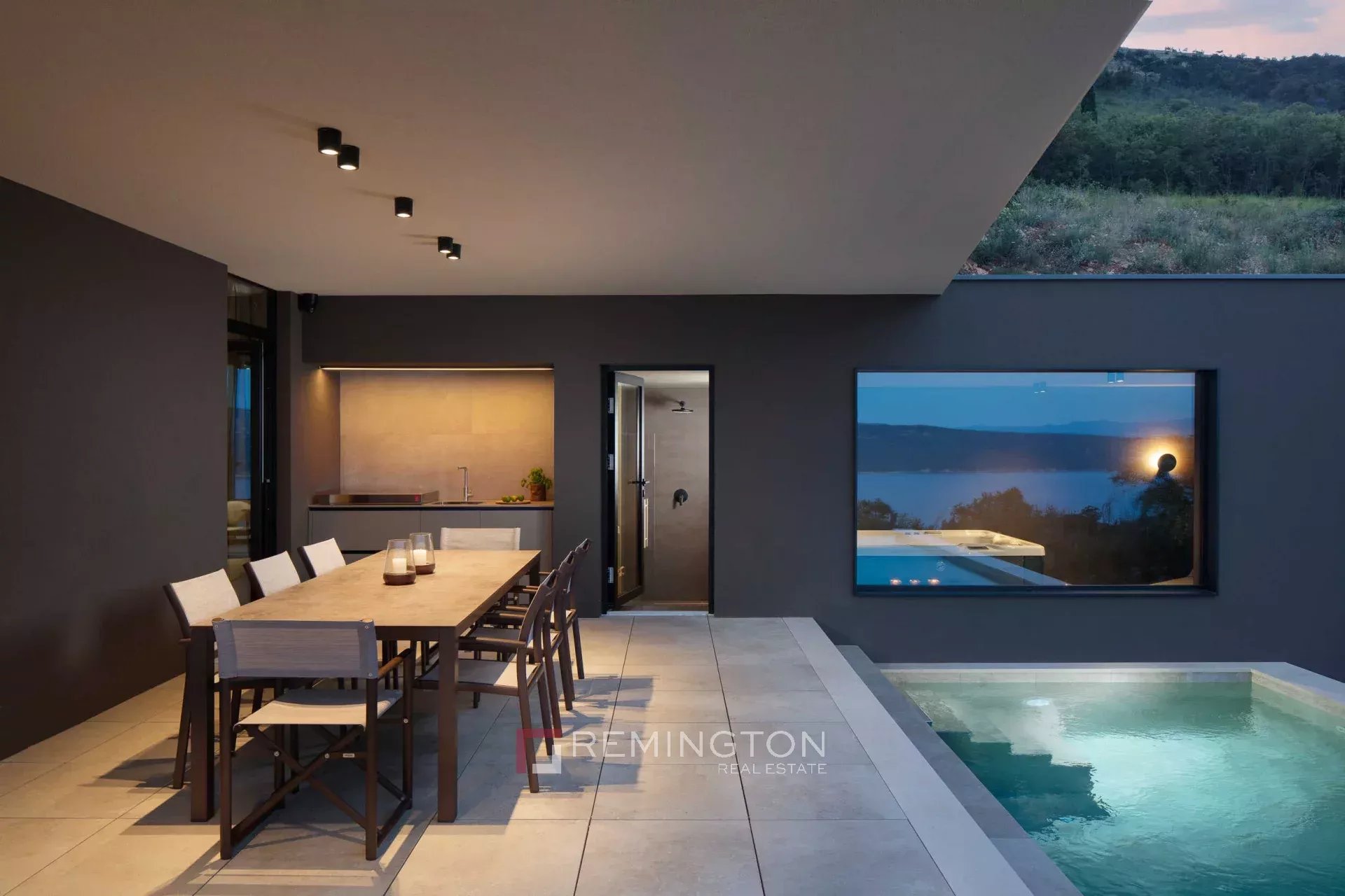 4 Bedroom Villa/Townhouse's Image 16