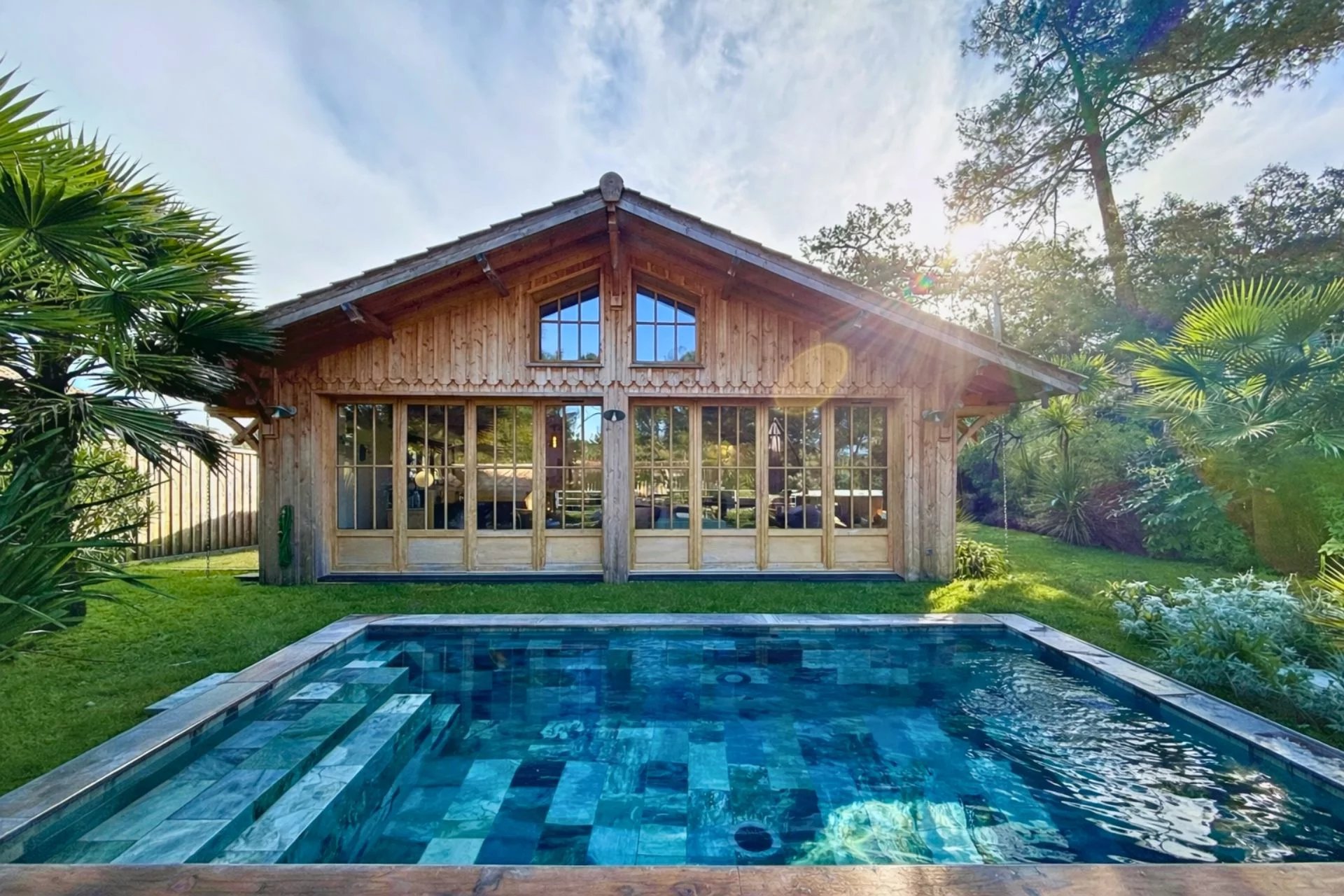 VILLA STYLE CABANE BOIS AVEC PISCINE DANS LE VILLAGE DU CANON, SUR LA PRESQU’ÎLE DU CAP FERRET - picture 1