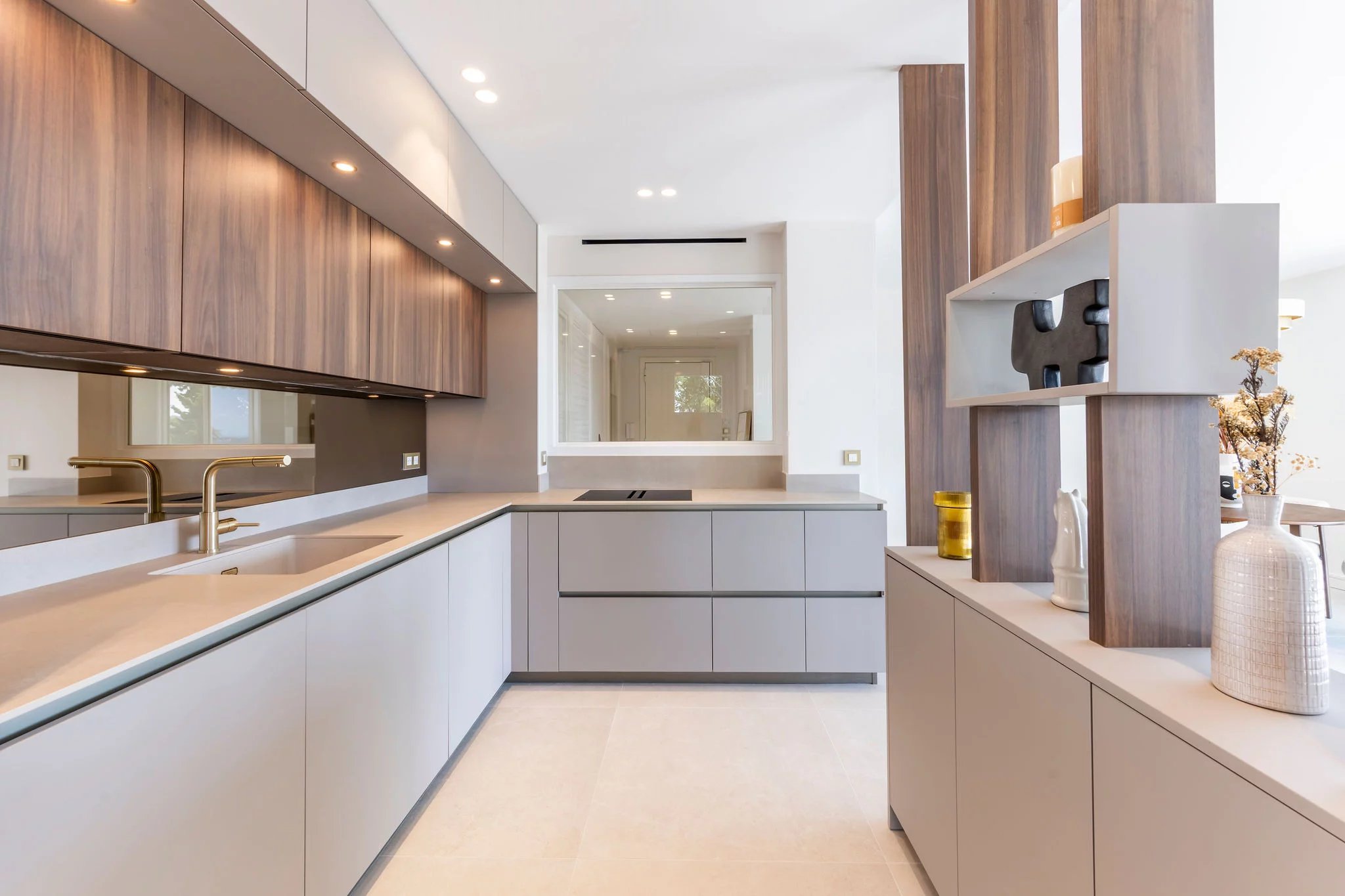  Image of Apartment - 2 Bedrooms for Sale in Alpes-Maritimes-Cannes-France, Image 13