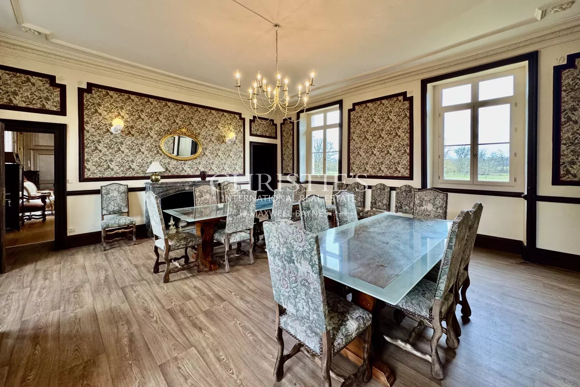 10 Bedroom Chateau's Image 16