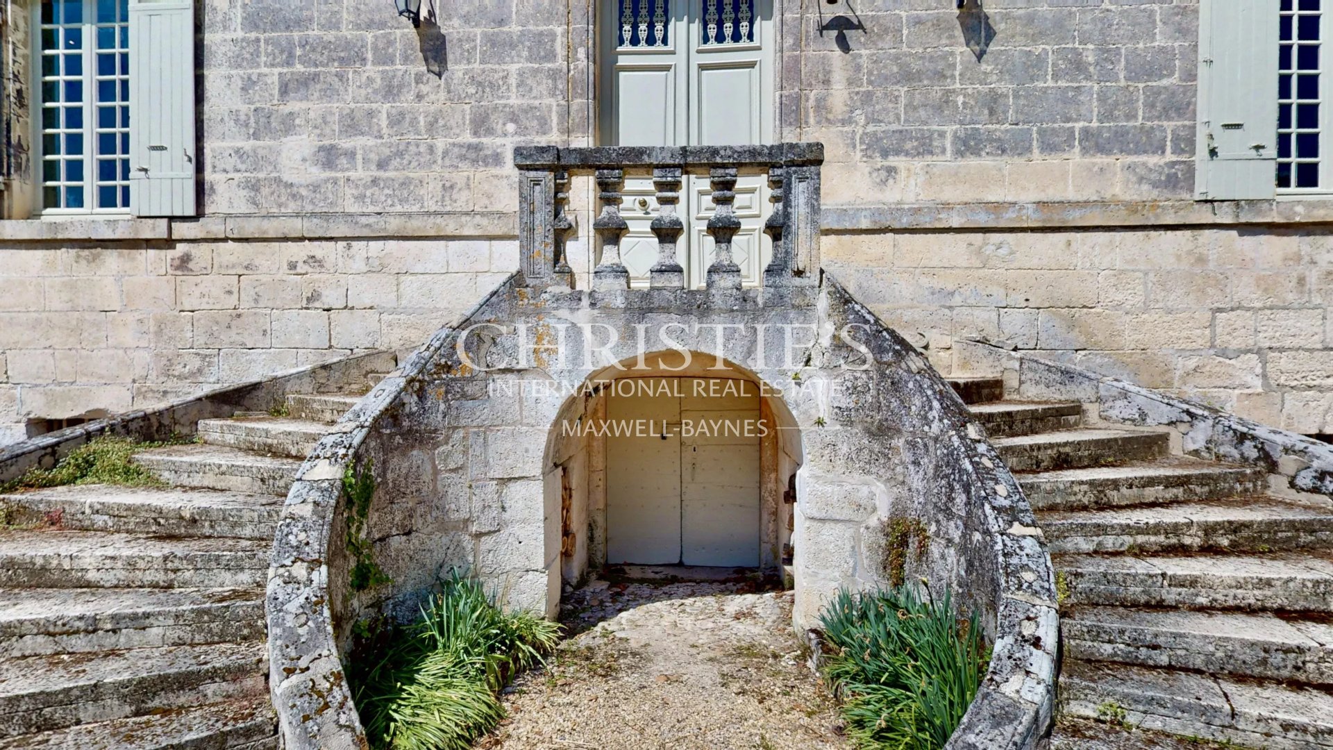 6 Bedroom Chateau's Image 29
