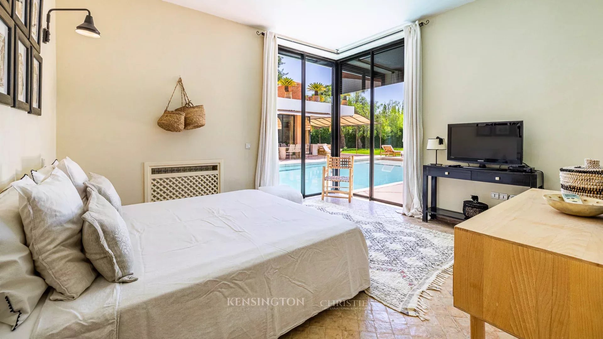 6 Bedroom Villa/Townhouse's Image 8