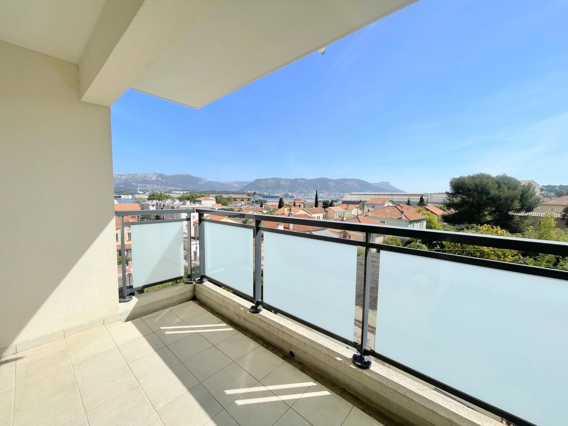 Rental Apartment La Seyne-sur-Mer