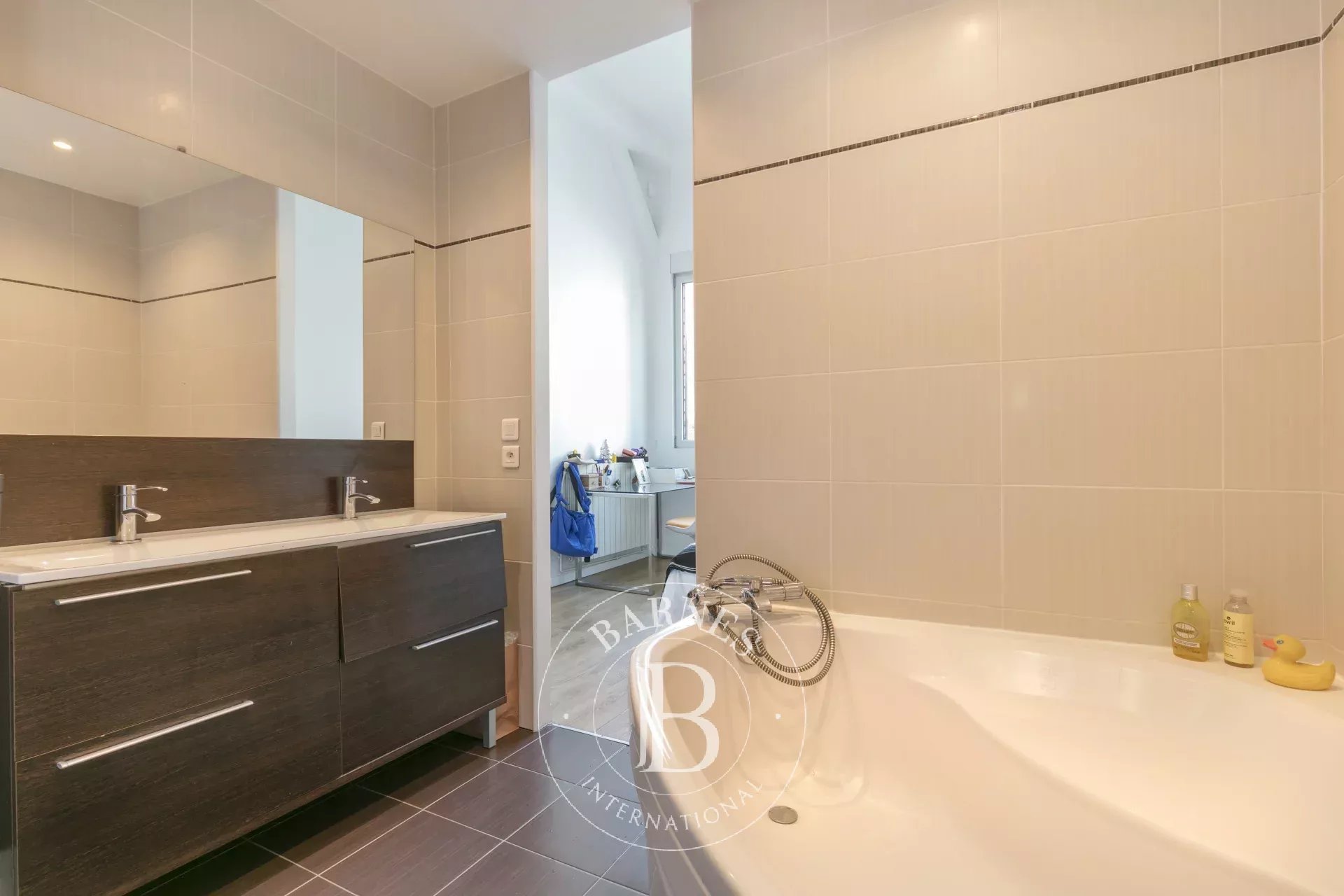 La Garenne-Colombes  - Maison 7 Pi&egrave;ces 5 Chambres - picture 11