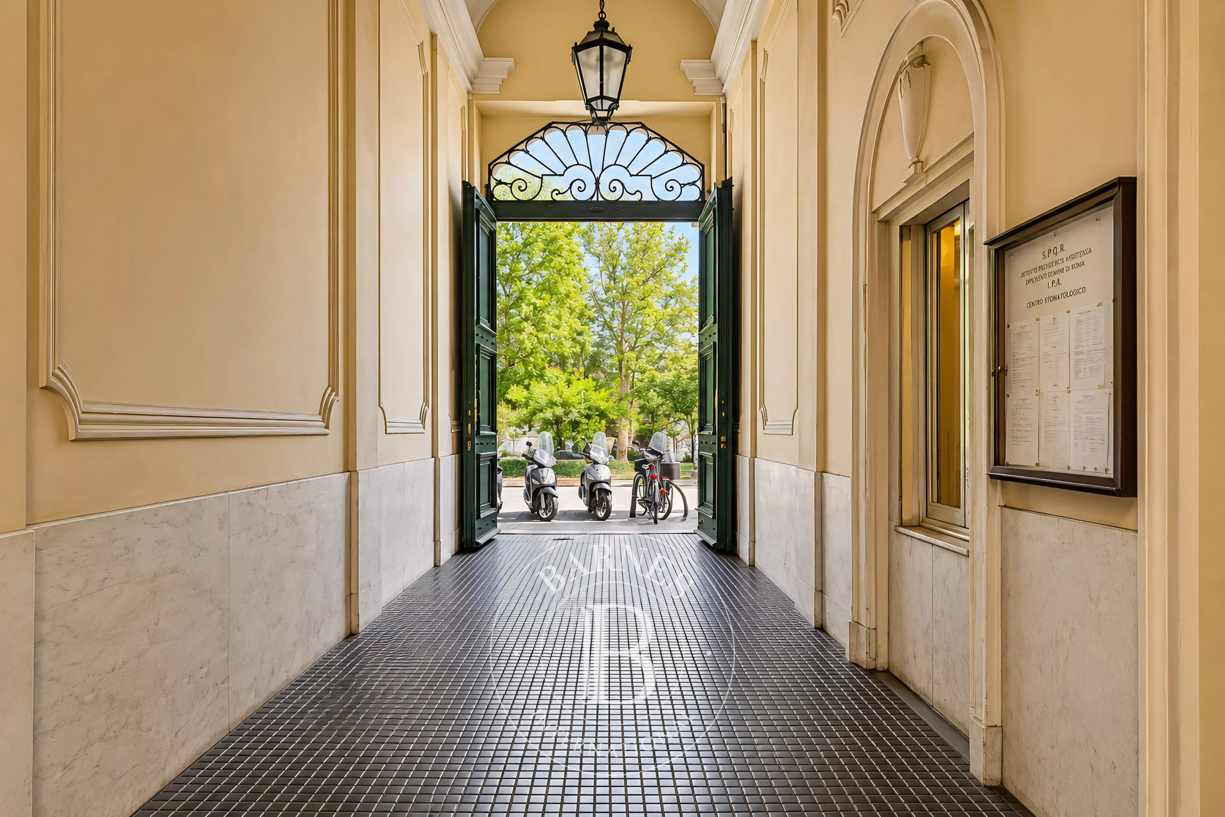 Roma  - Bureaux 13 Pi&egrave;ces - picture 1