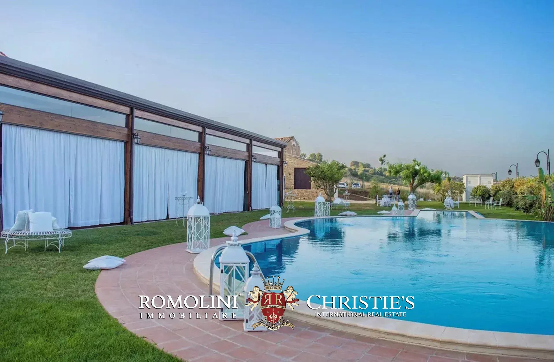10 Bedroom Villa/Townhouse's Image 7