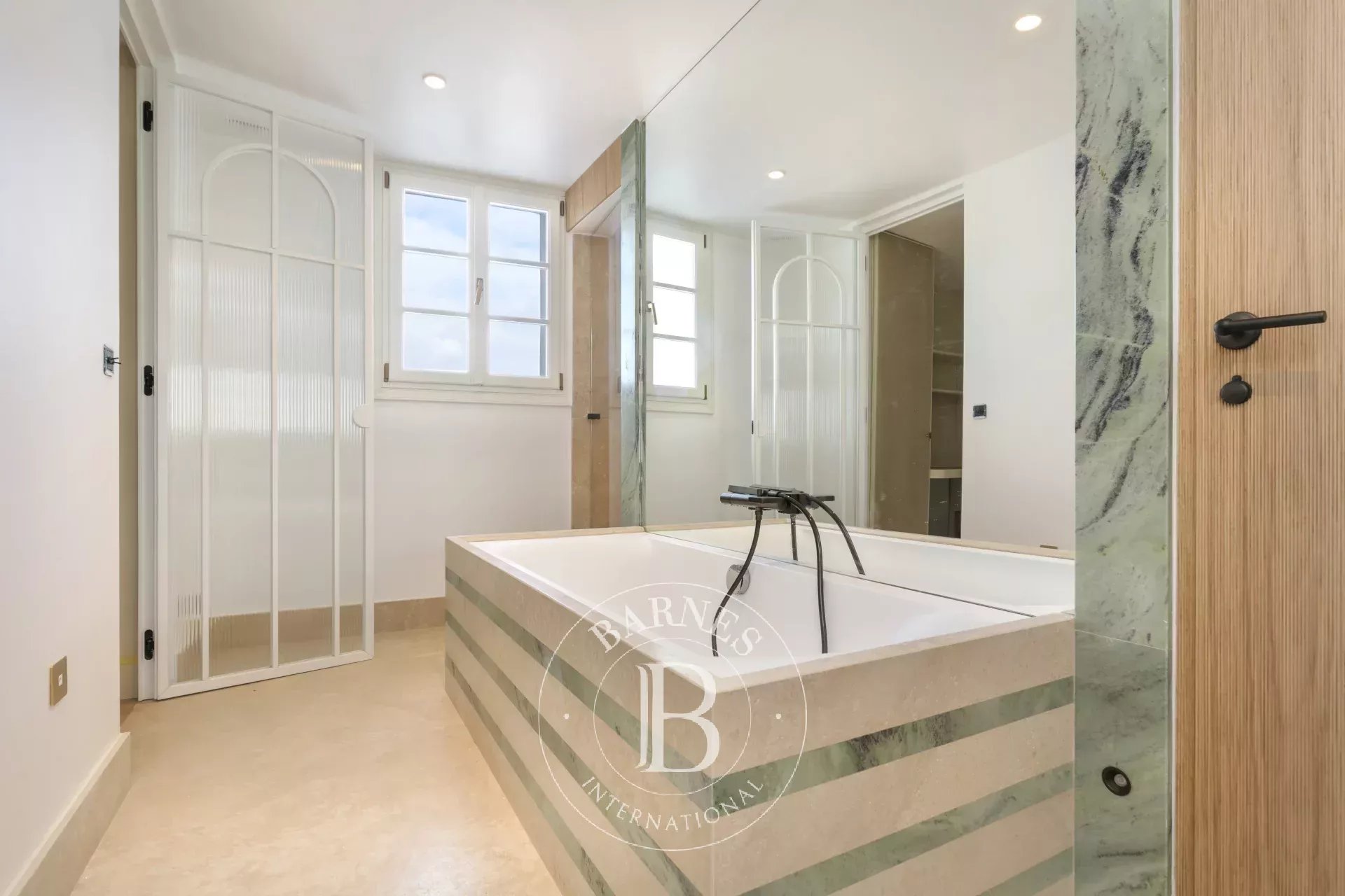 Daire Paris 7ème - picture 13