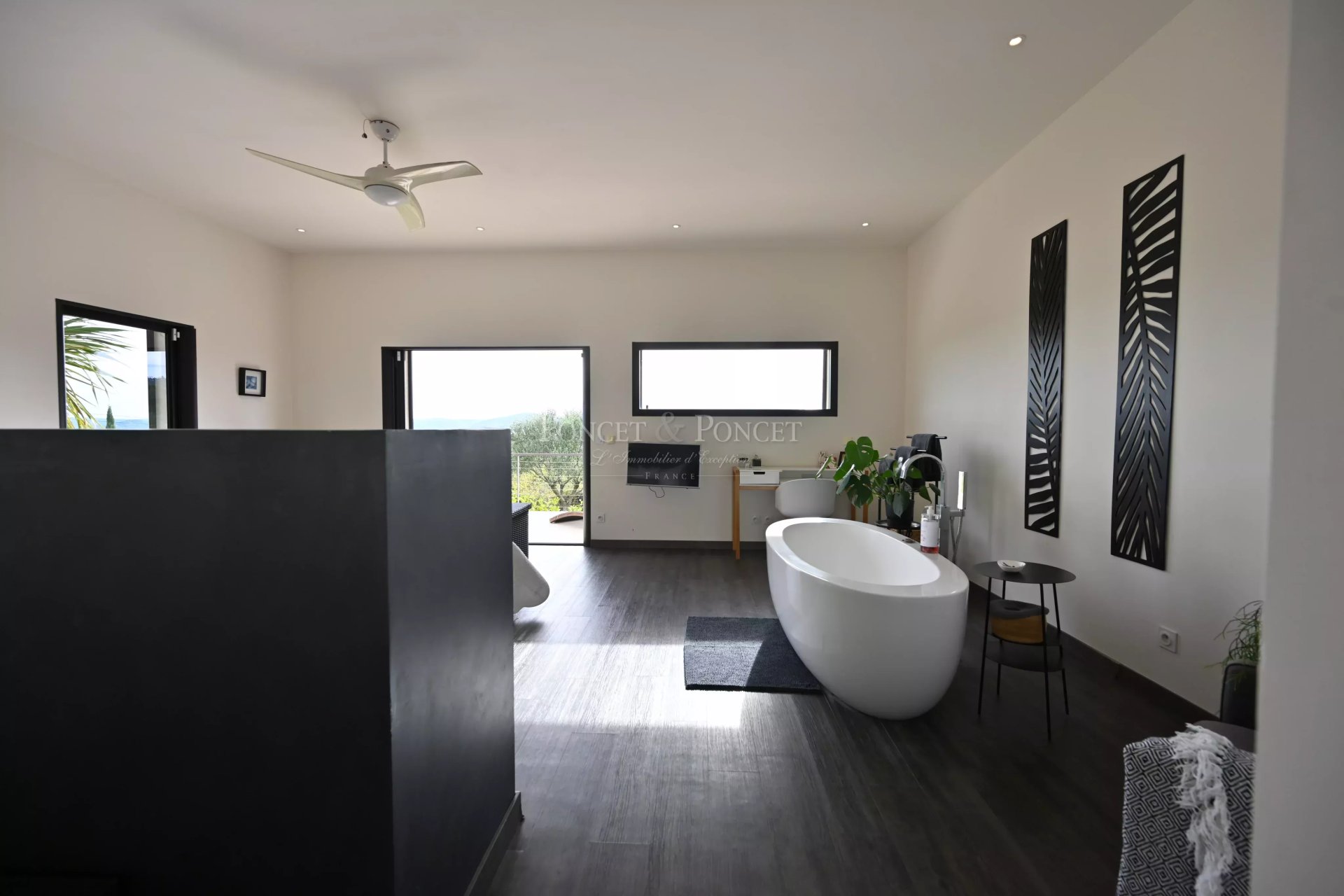 5 Bedroom Villa/Townhouse's Image 8