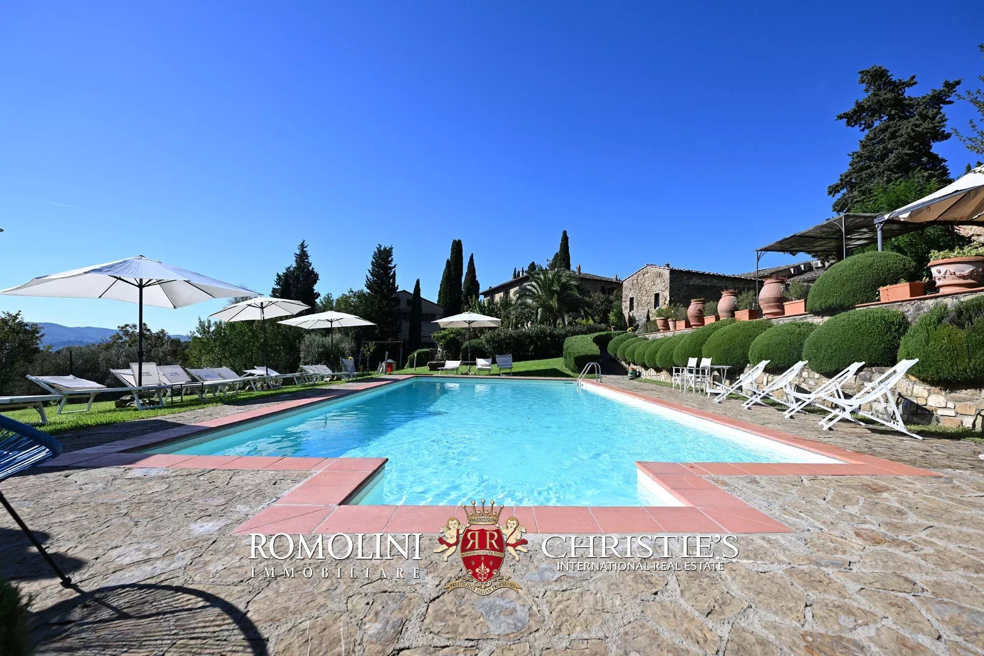 17 Bedroom Vineyard's Image 13