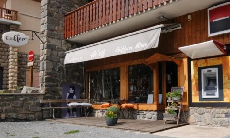 Salon de coiffure – Emplacement n°1 au cœur de Valloire