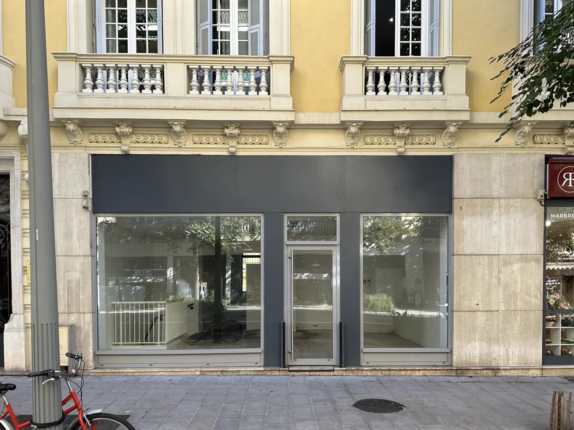 Nice // Boulevard Gambetta : Mur commerciaux - 117m2 - Libre