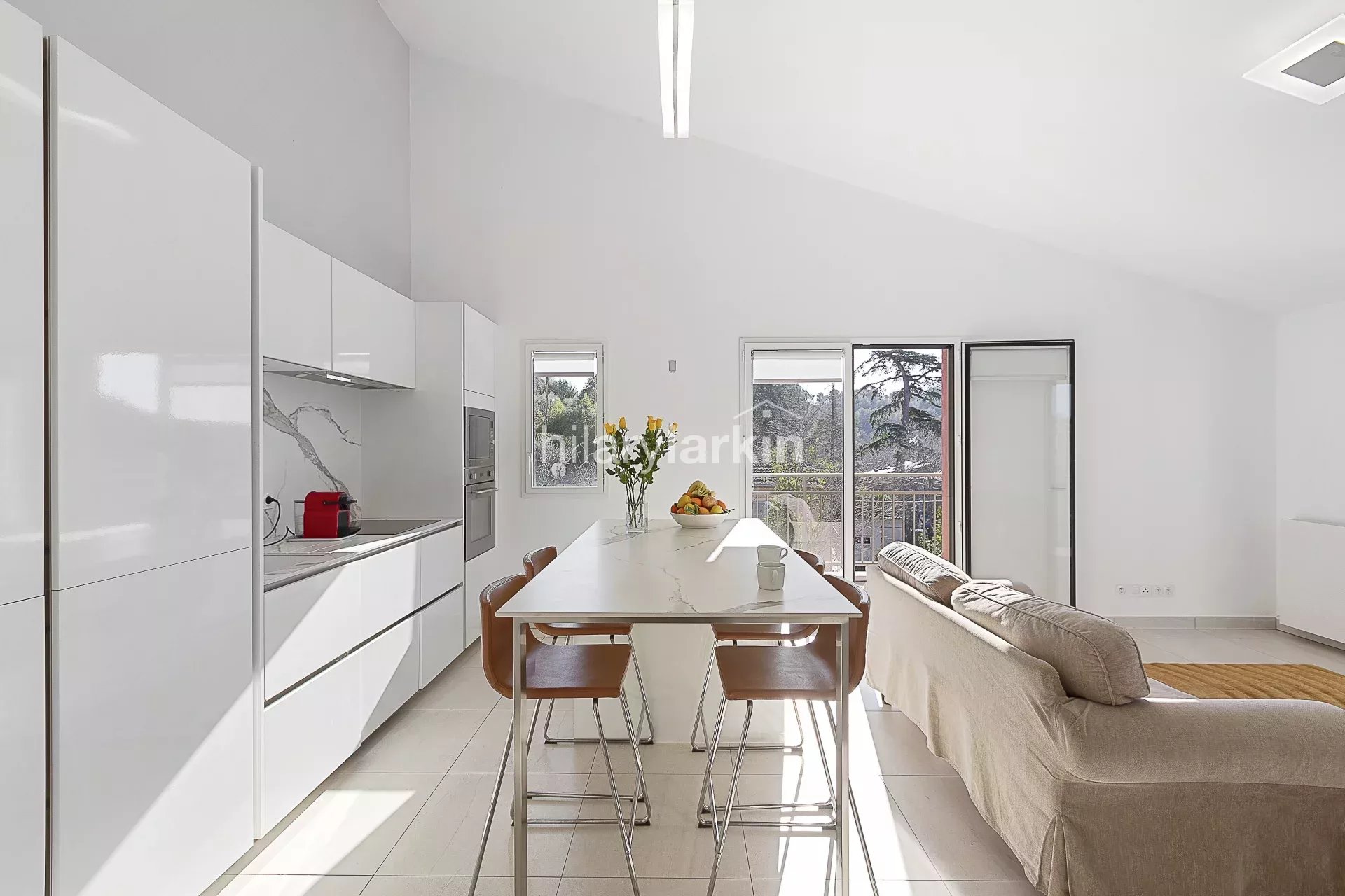 Appartement lumineux et spacieux de 4 pièces Valbonne