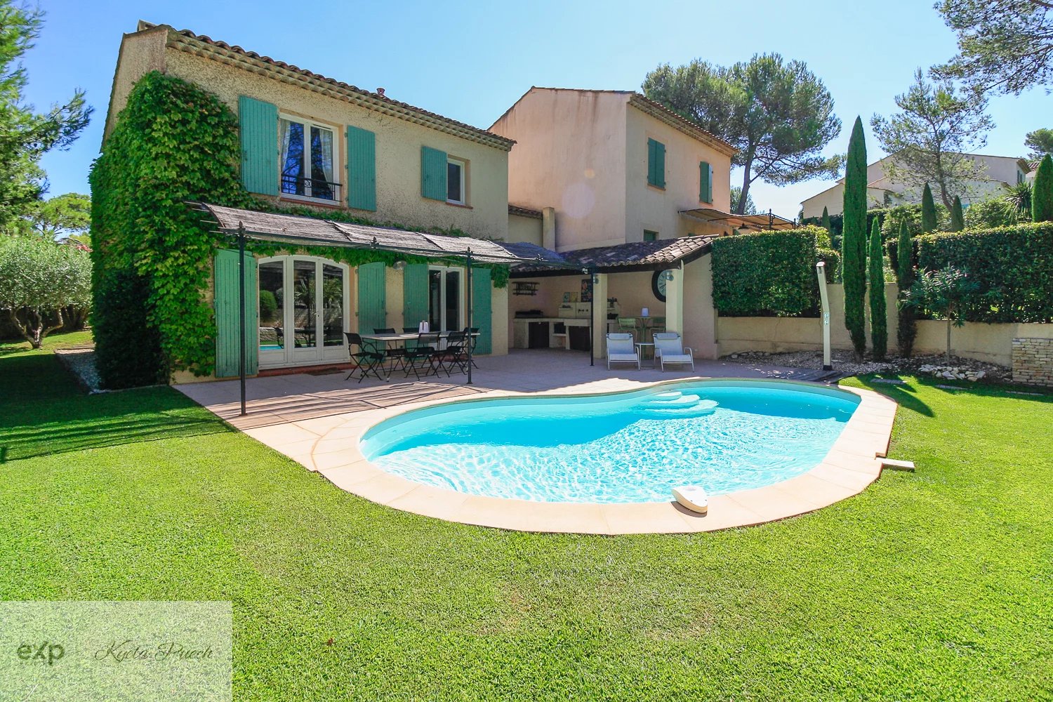 Maison avec piscine au cœur du Domaine sécurisé du Golf de Pont Royal