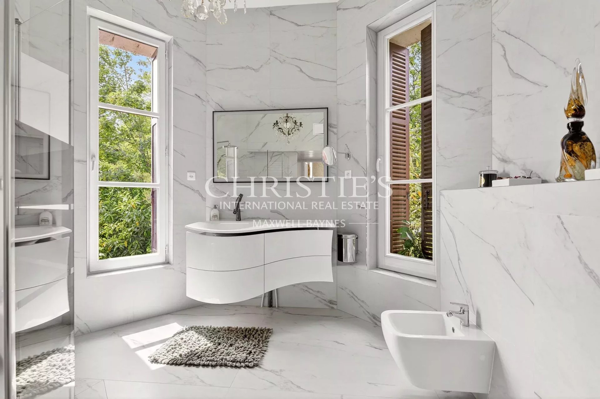 9 Bedroom Chateau's Image 42