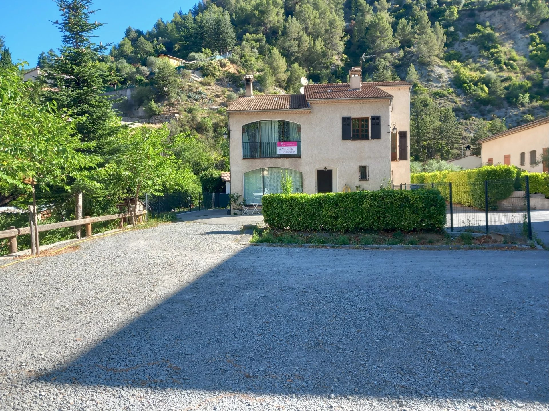 Maison ind avec terrain constructible + 2p ind + grand garage