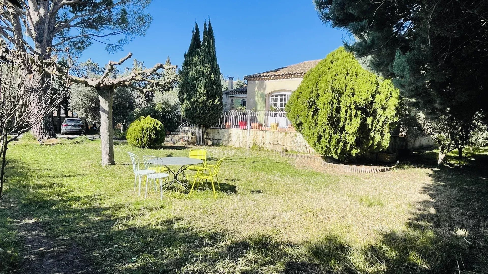 RESIDENTIAL AND QUIET AREA, CLOSE TO THE VILLAGE CENTER,