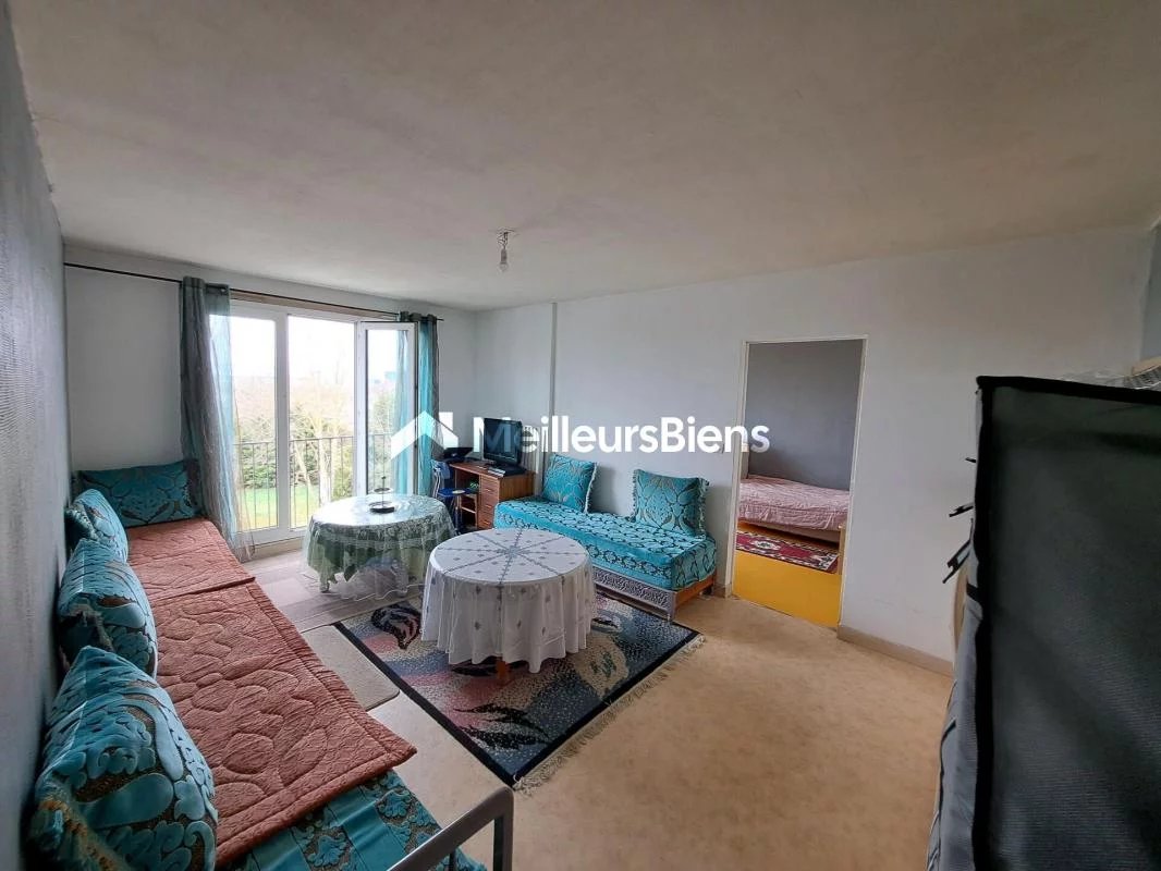 Appartement 52.73m² à rafraîchir avec vue dégagée au calme à LA CHAPELLE SAINT LUC