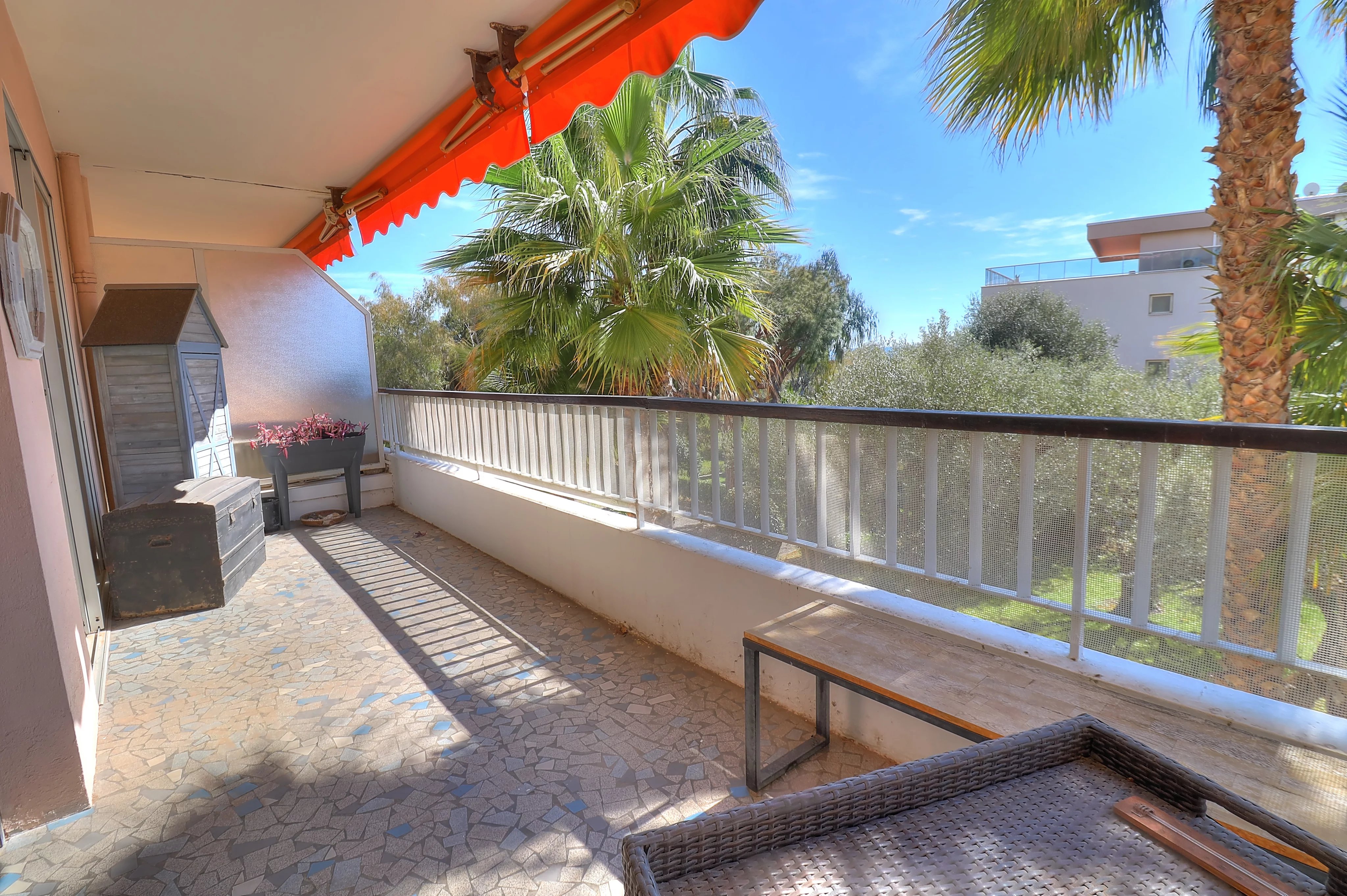 Antibes — Grand 3 pièces avec terrasse, parking et cave
