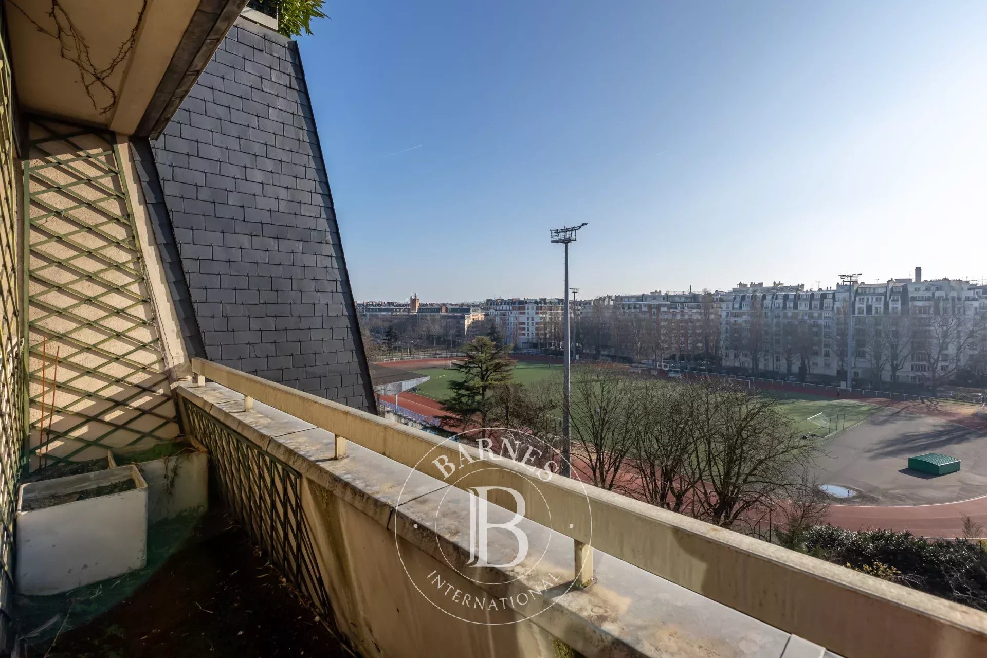 Paris 17 / Neuilly - UPPER FLOOR - SOUTH-FACING - 2 BEDROOMS - BALCONIES