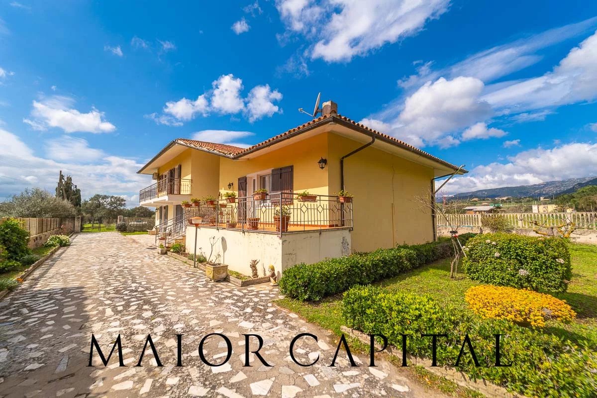 Berchidda | Villa indipendente, con giardino e vista sul monte Limbara