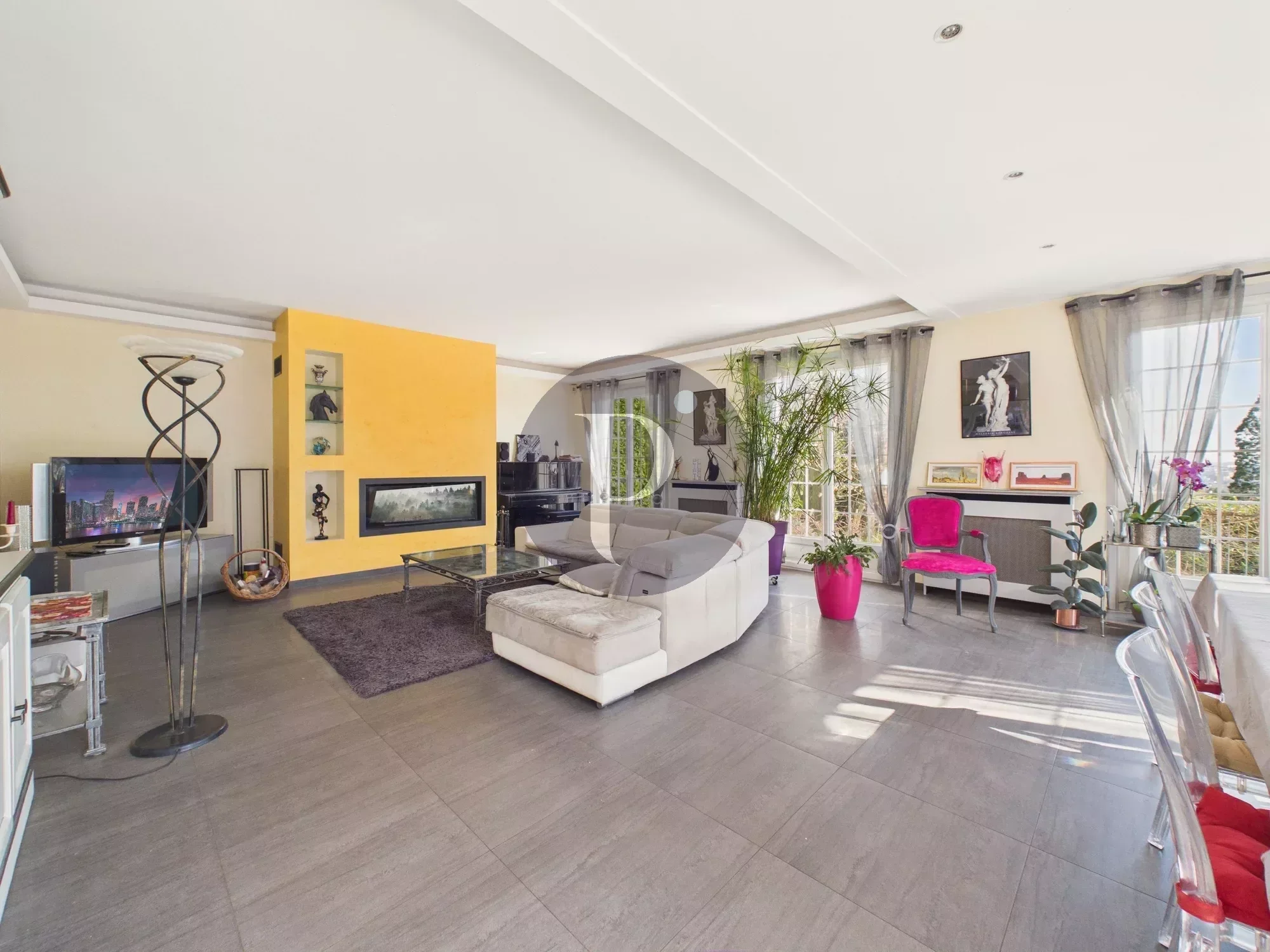 vente-maison-8-pieces-verrieres-le-buisson-85103086