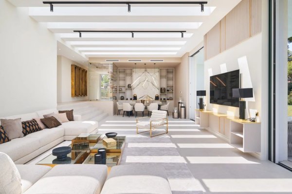 Modern Luxury Villa Antibes | Contemporary Family Estate with Sea View — photo 4