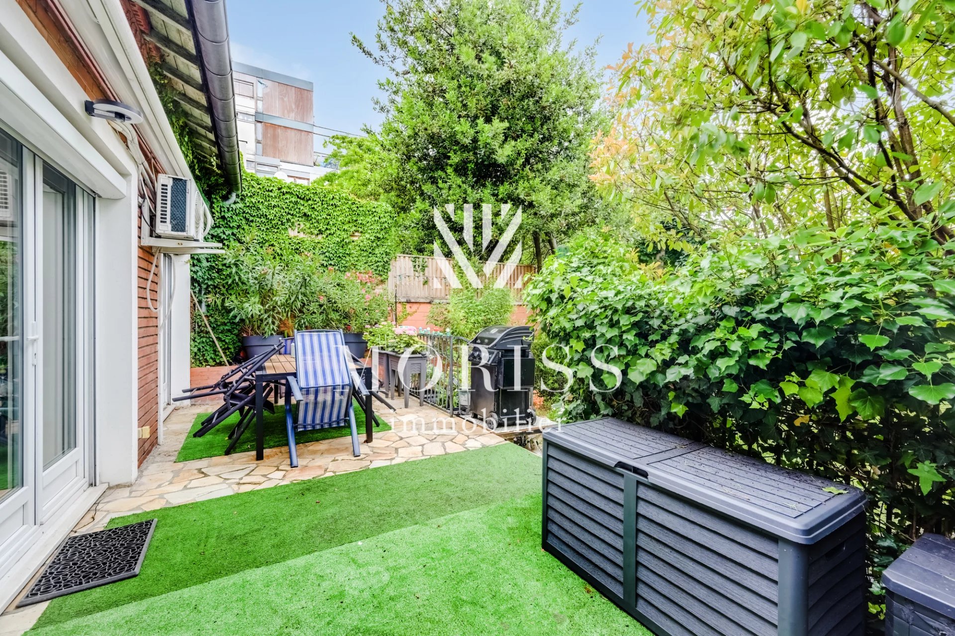 Maison 4 pièces de 150 m2 - Jardin/terrasse de 300 m2 - Image Array