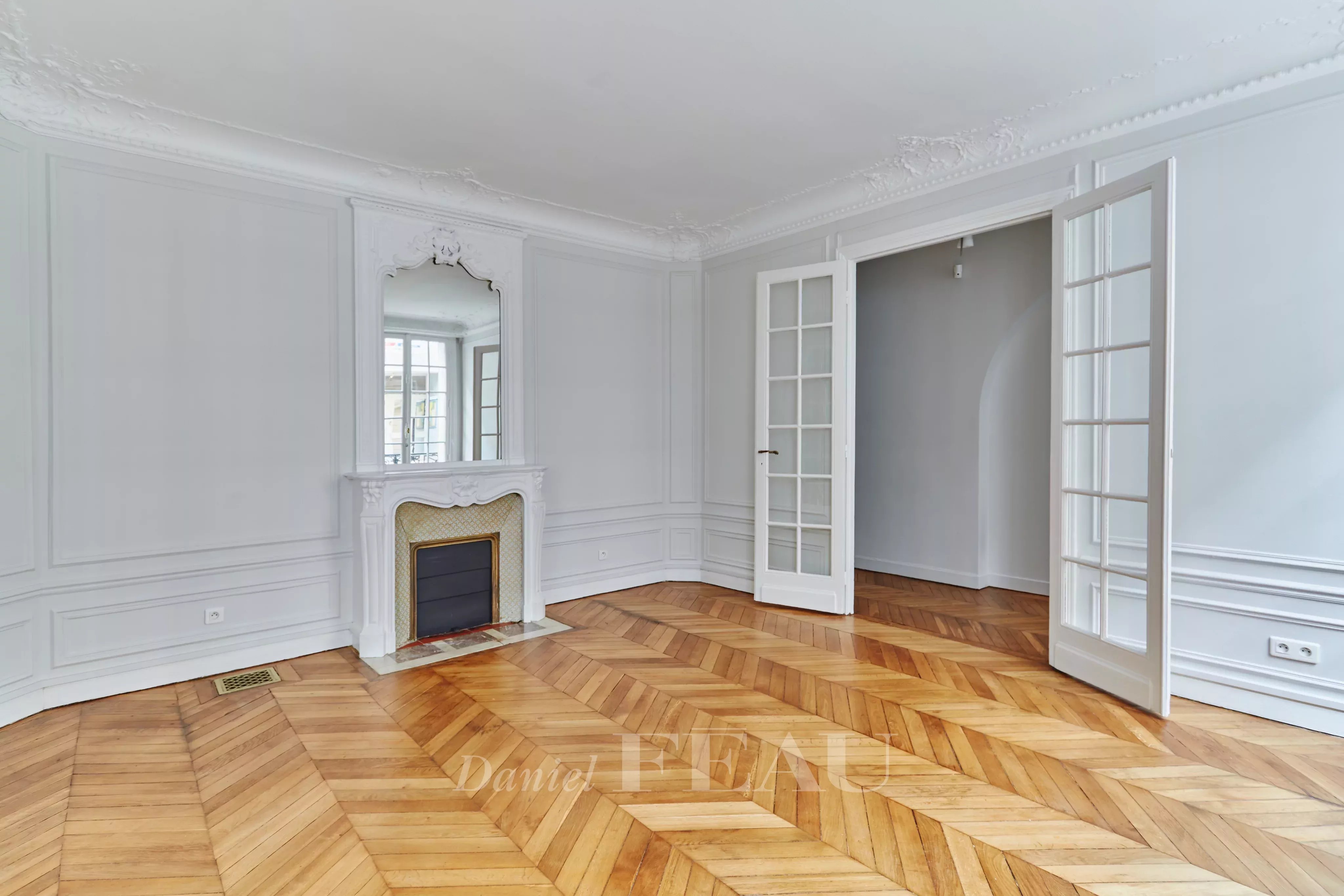 Double reception area