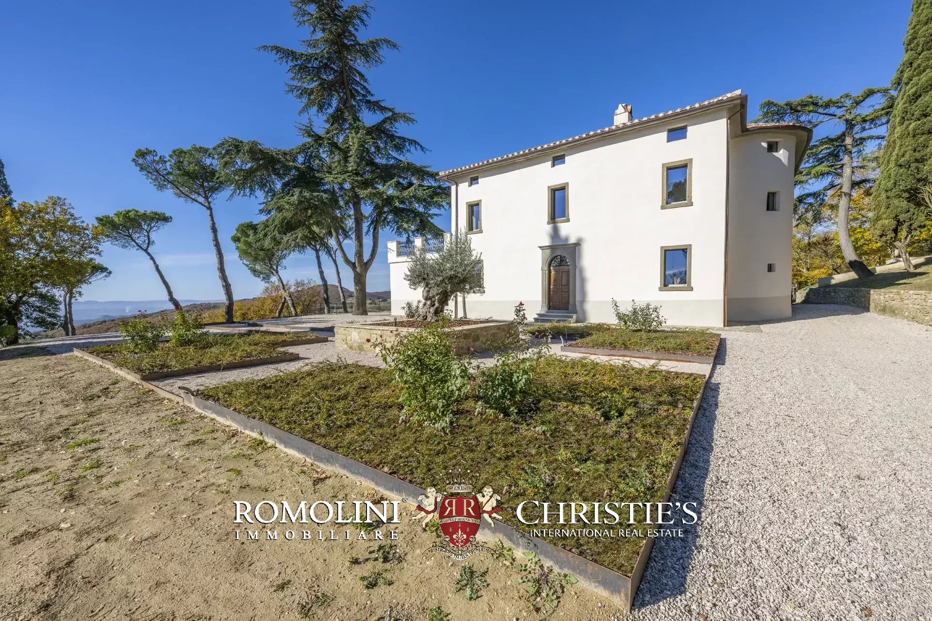 7 Bedroom Villa/Townhouse's Image 21