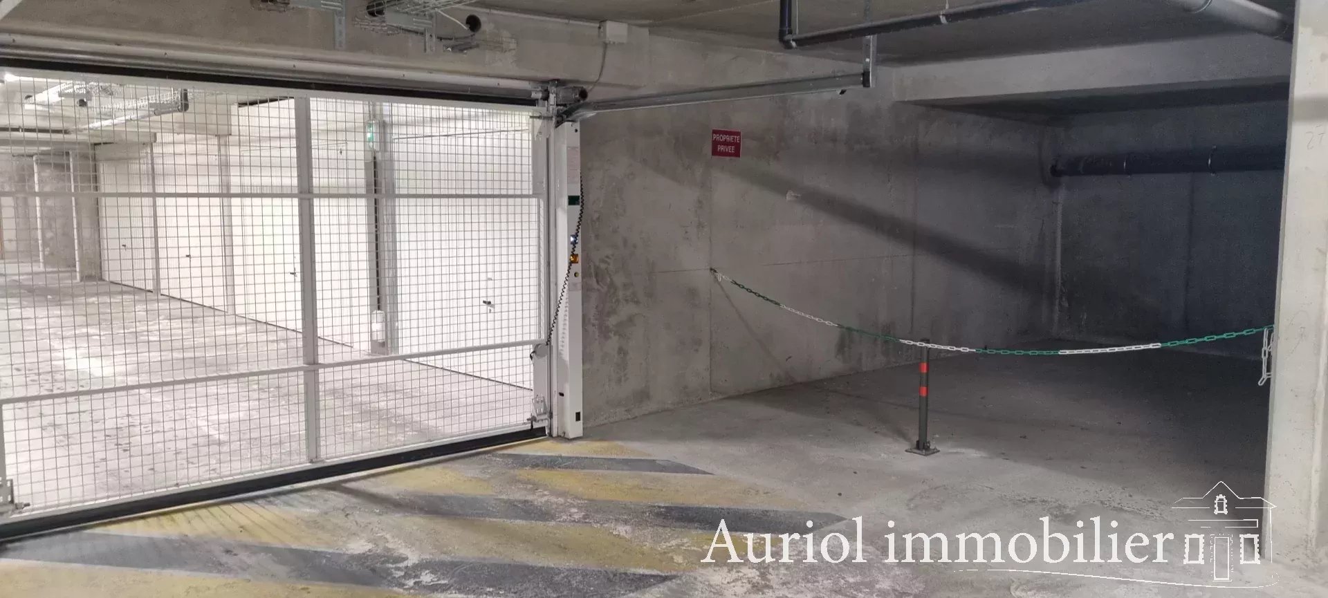 Location Parking Auriol