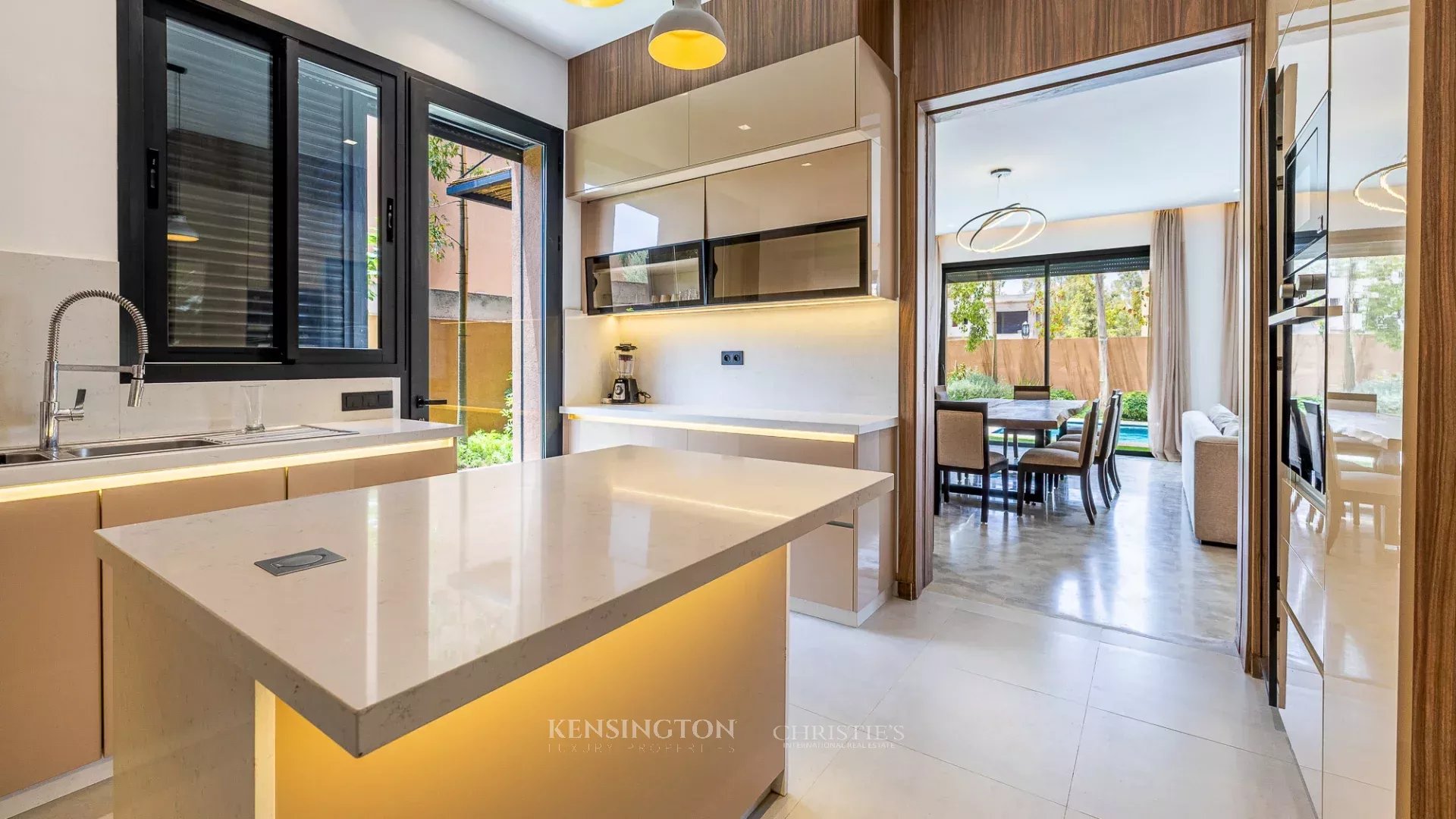 5 Bedroom Villa/Townhouse's Image 7