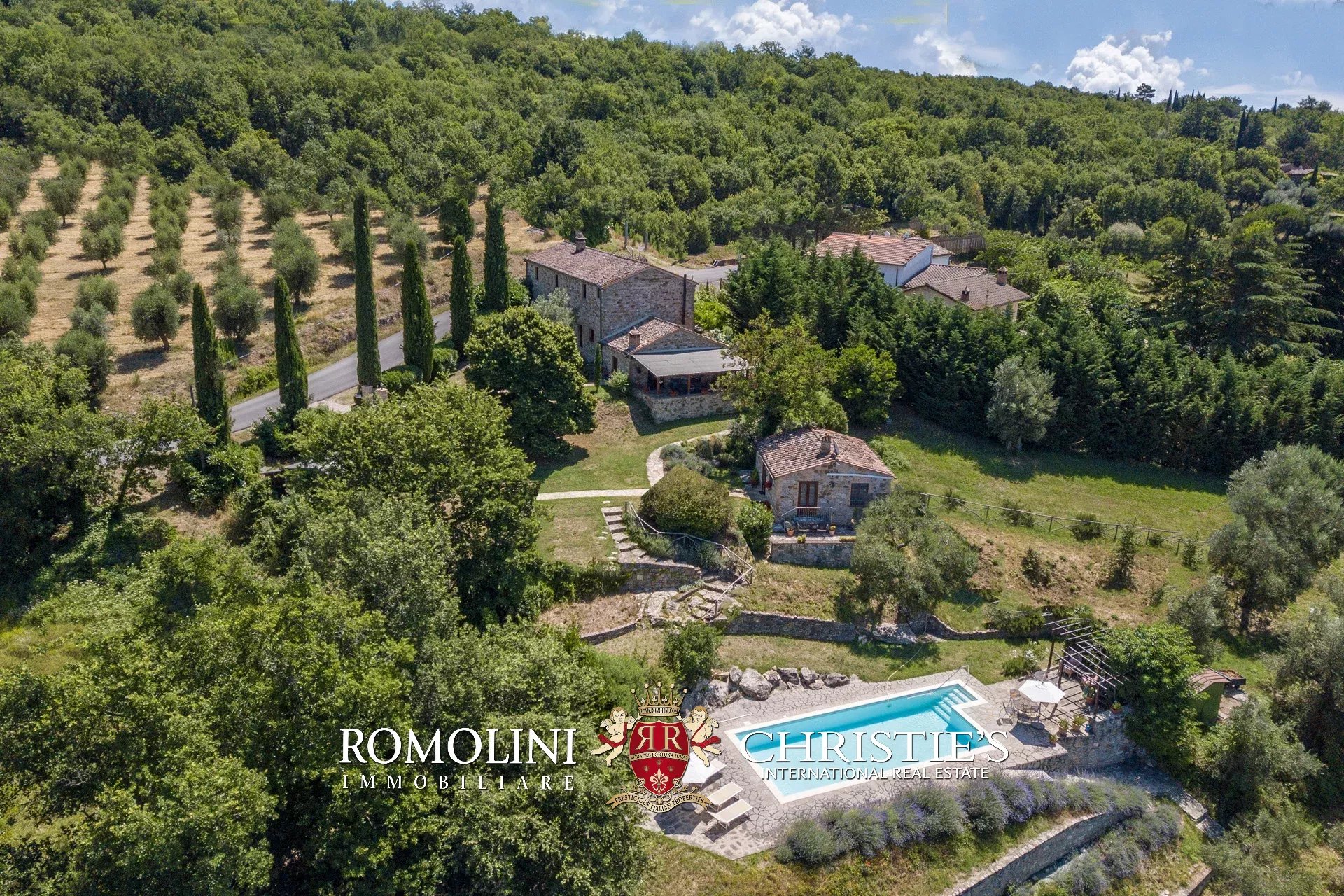 PANORAMIC FARMHOUSE WITH POOL FOR SALE IN UMBRIA, NICCONE VALLEY