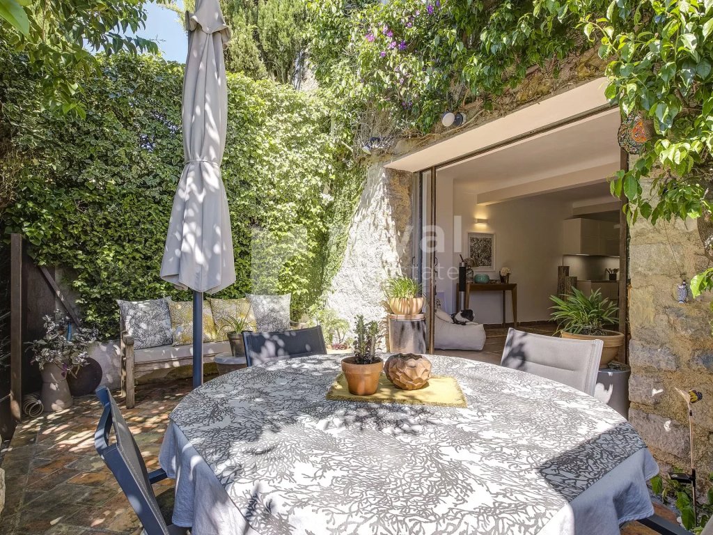 Villa for sale in Mougins — Village House in the Historical Centre