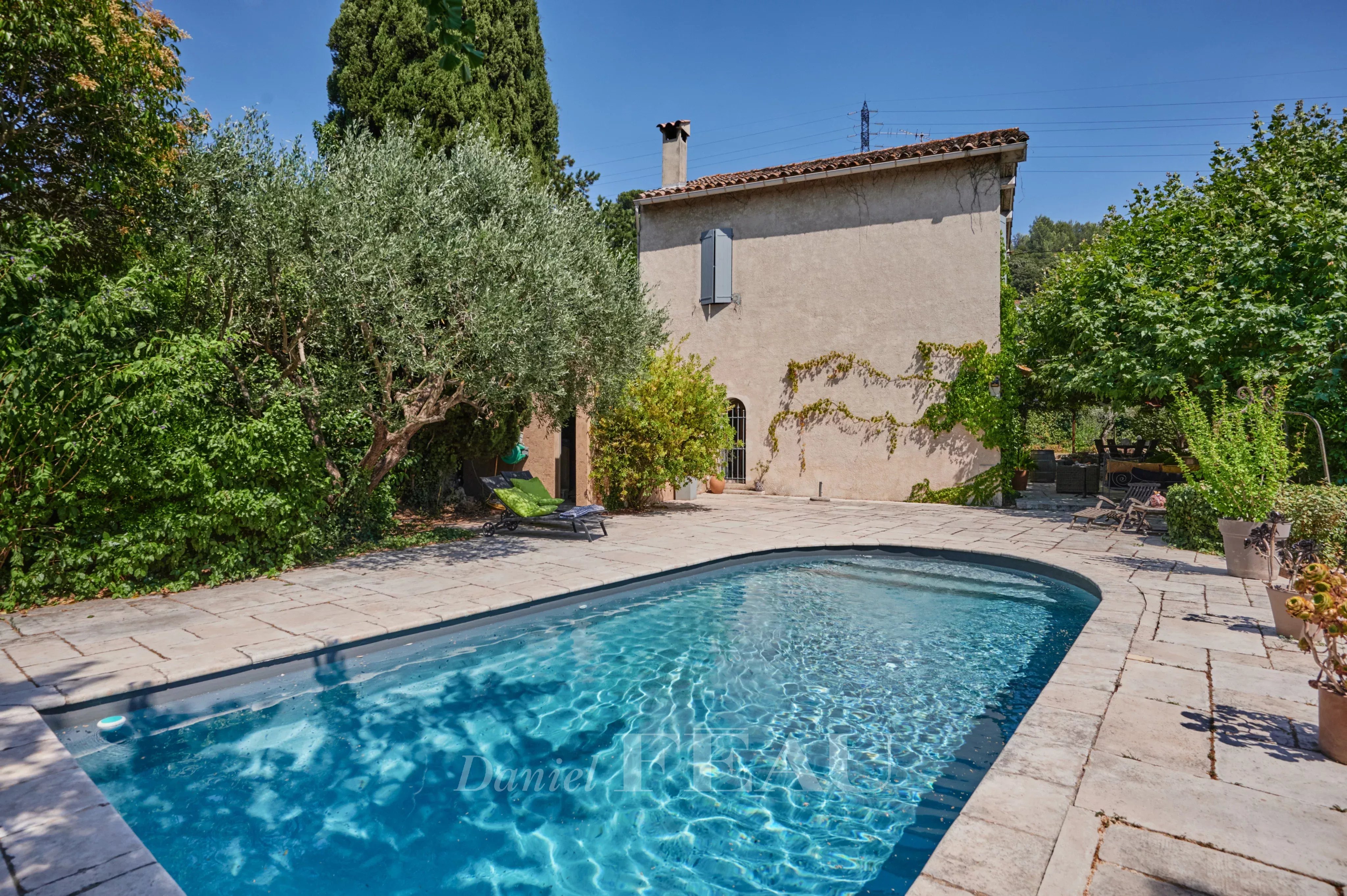 Sale House Marseille 12ème Les Trois-Lucs