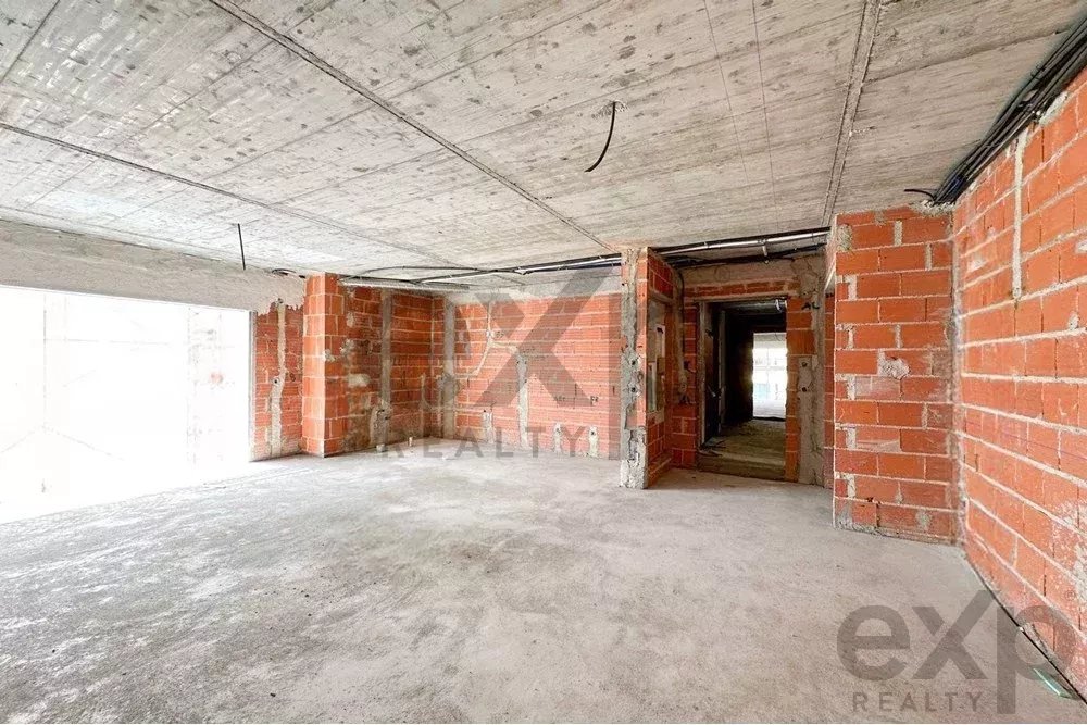 Magnífico T2, com sala em conceito open space com 38 m², e duas suítes  a 900 metros do centro e das praias!