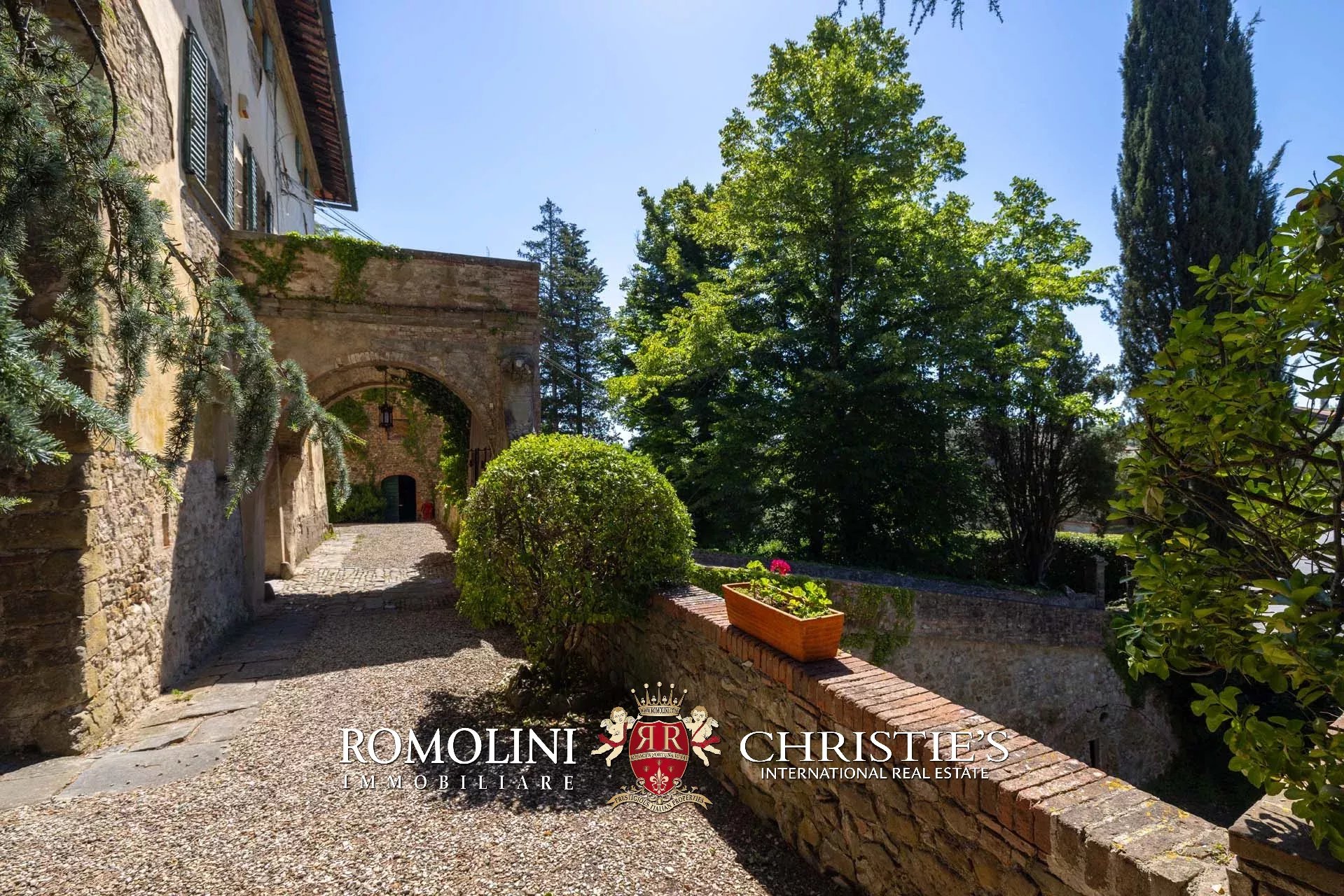 33 Bedroom Vineyard's Image 13