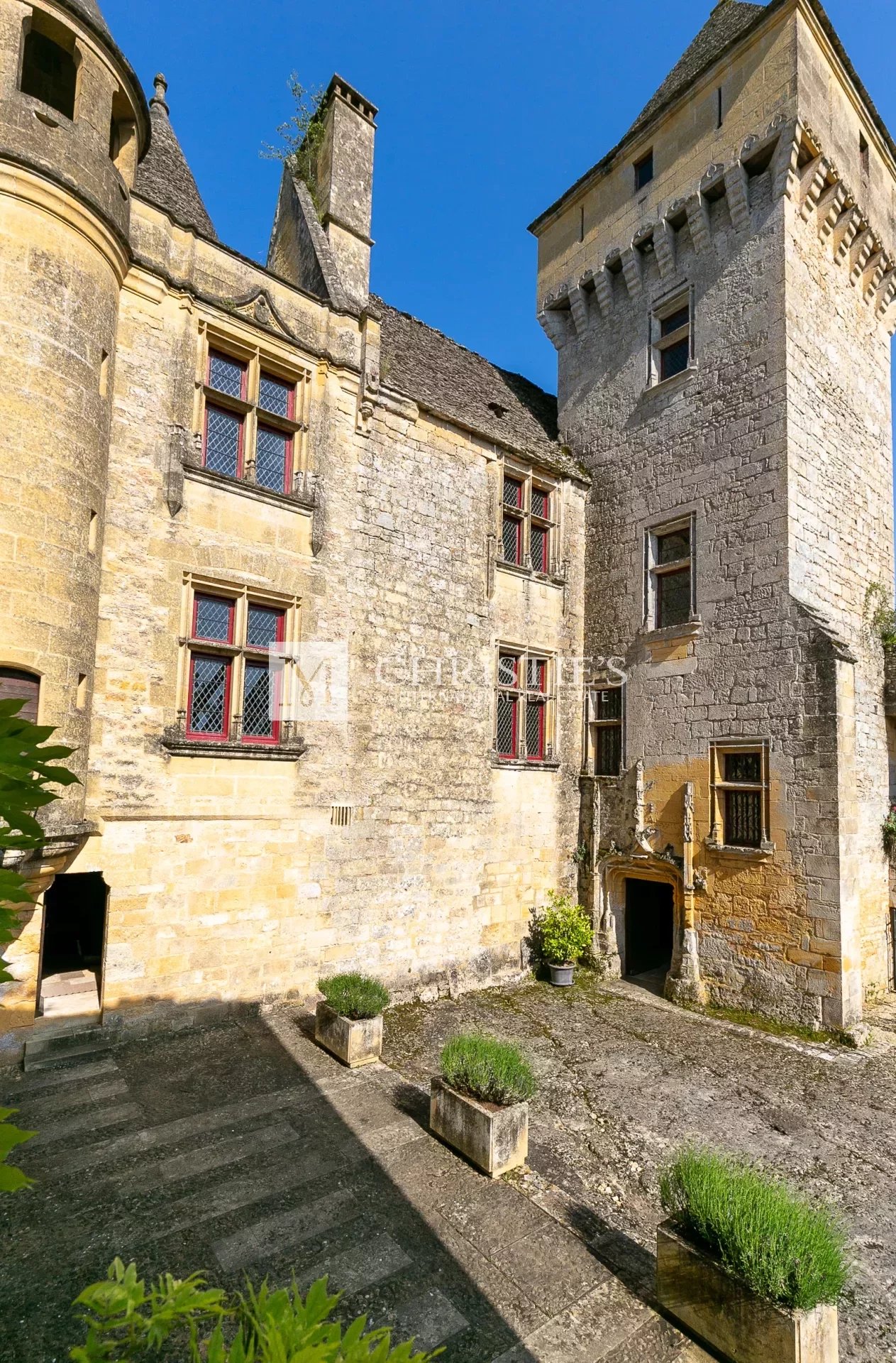 9 Bedroom Chateau's Image 33