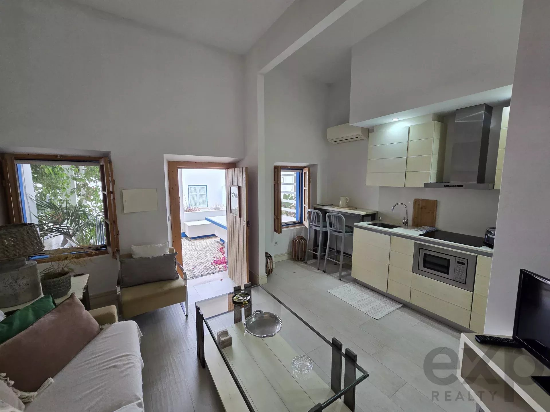 8-Bedroom House/Guesthouse in Praia da Fábrica 8900-057 image 35