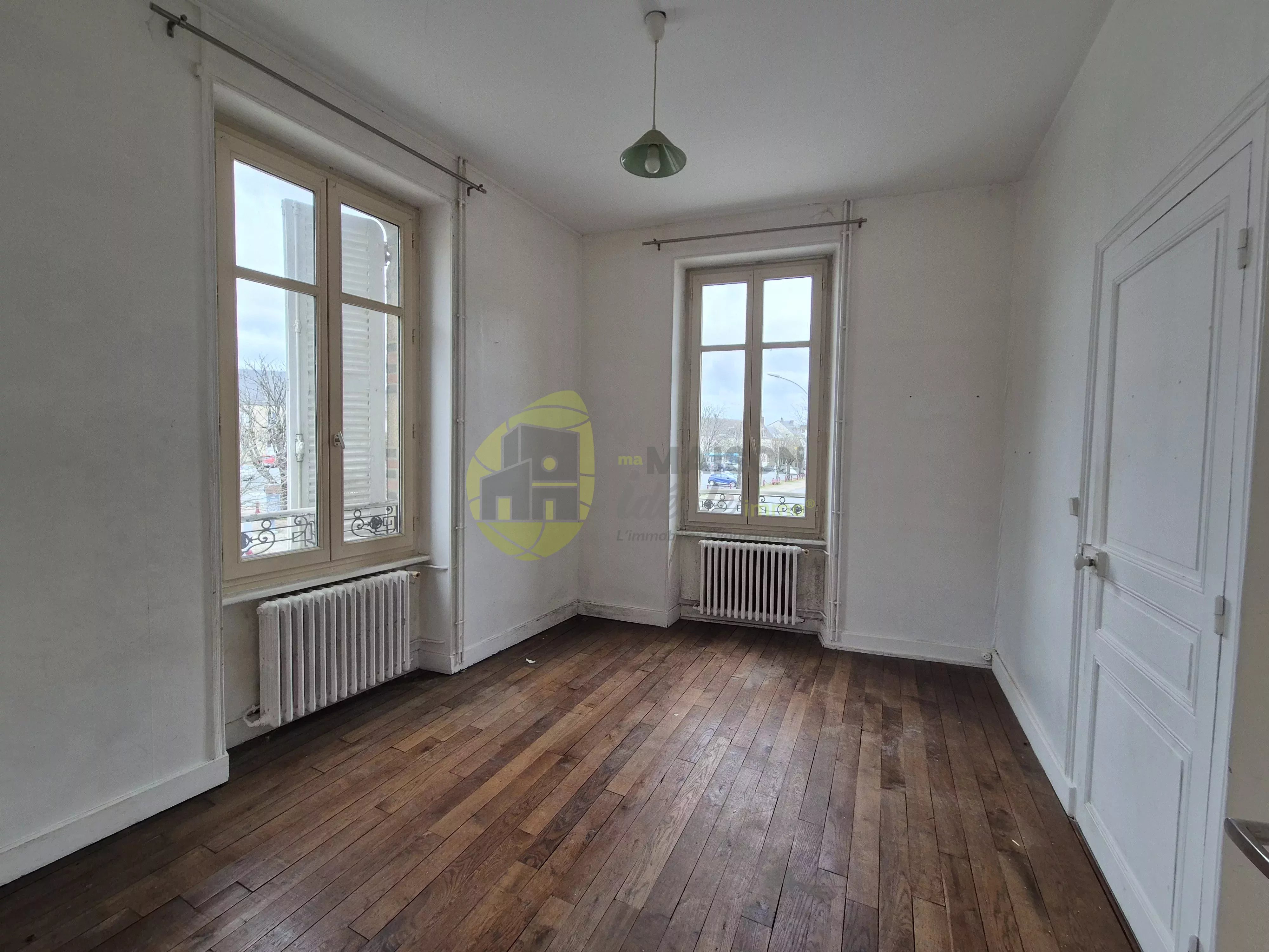 Immeuble avec 2 logements (Réunissables) 147 m²