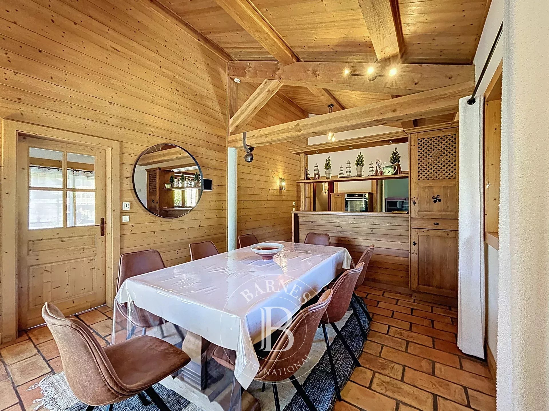 Photo of Les Gets – Ski-in/Ski-out property with 3 units