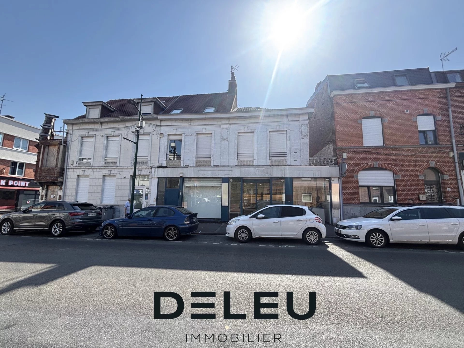 IMMEUBLE COMMERCE + 2 APPARTEMENTS