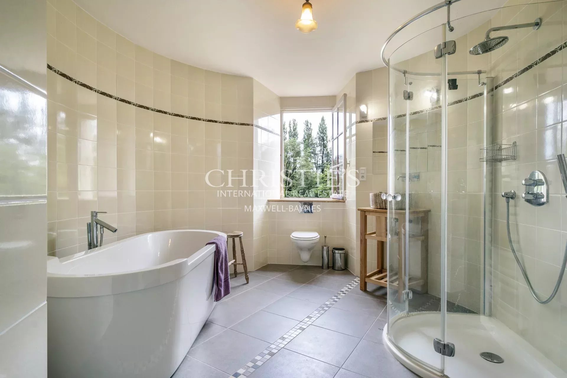 7 Bedroom Chateau's Image 21