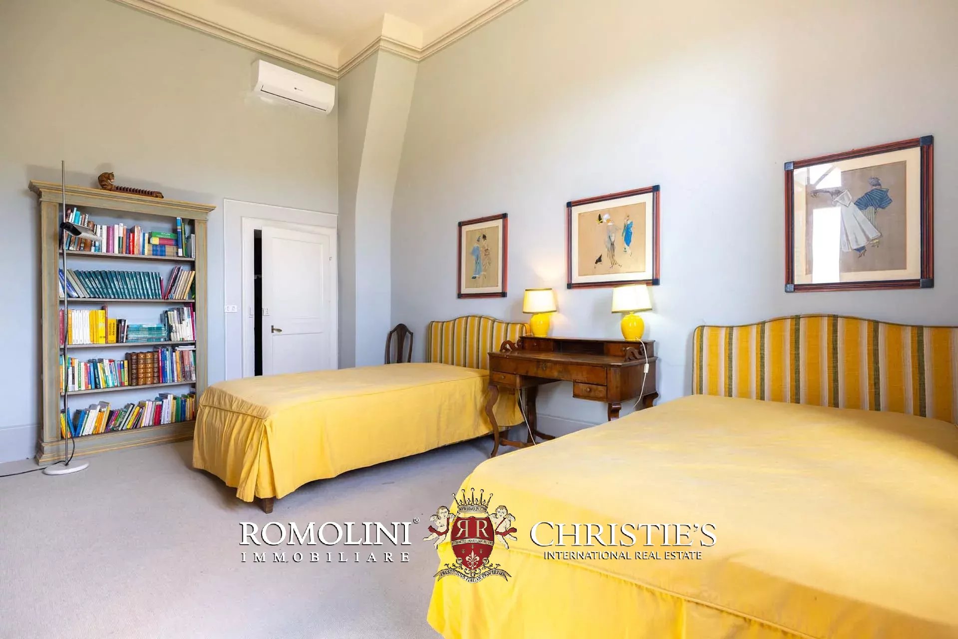 7 Bedroom Villa/Townhouse's Image 29