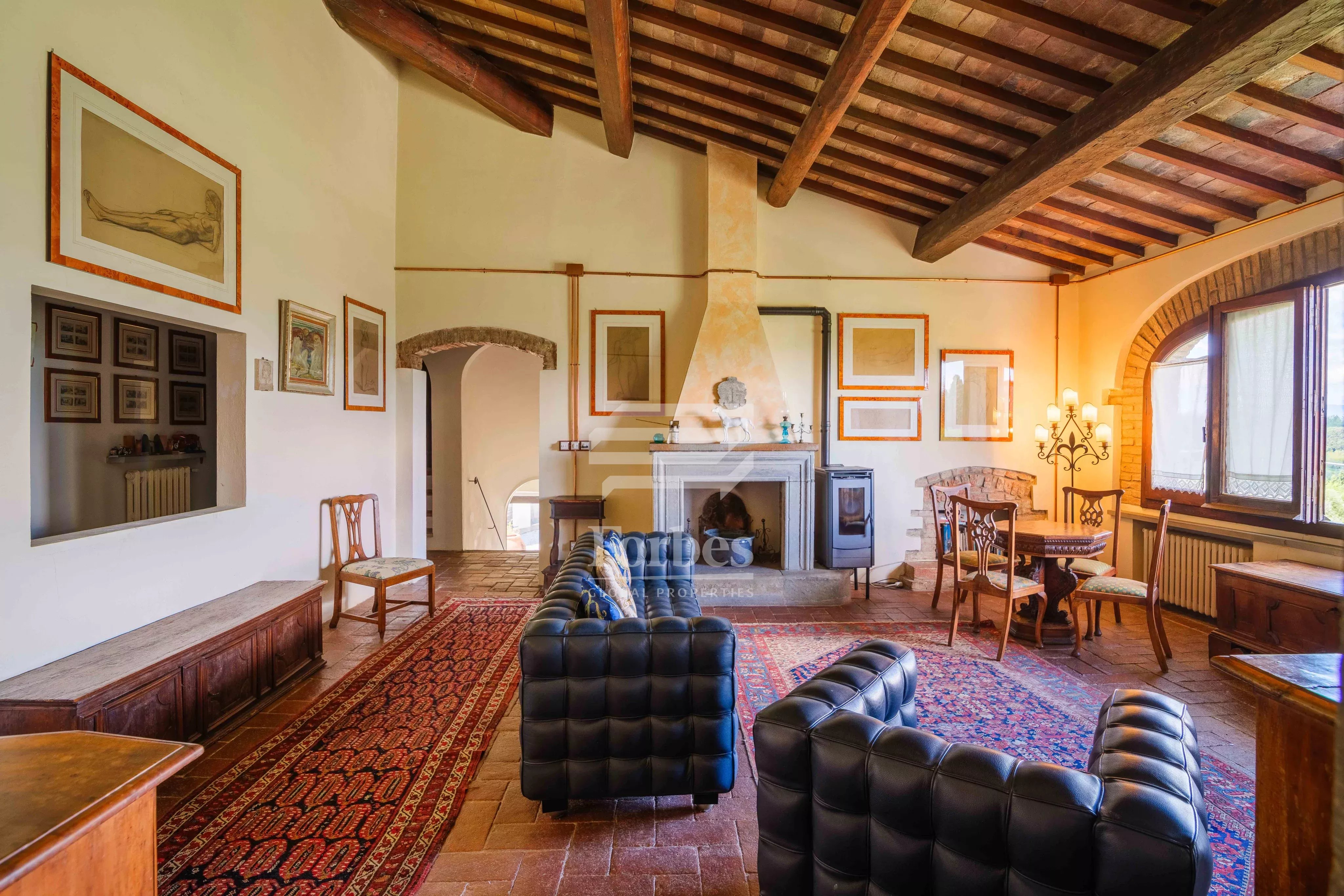 Farmhouse for sale in Tuscany, just minutes from Florence
