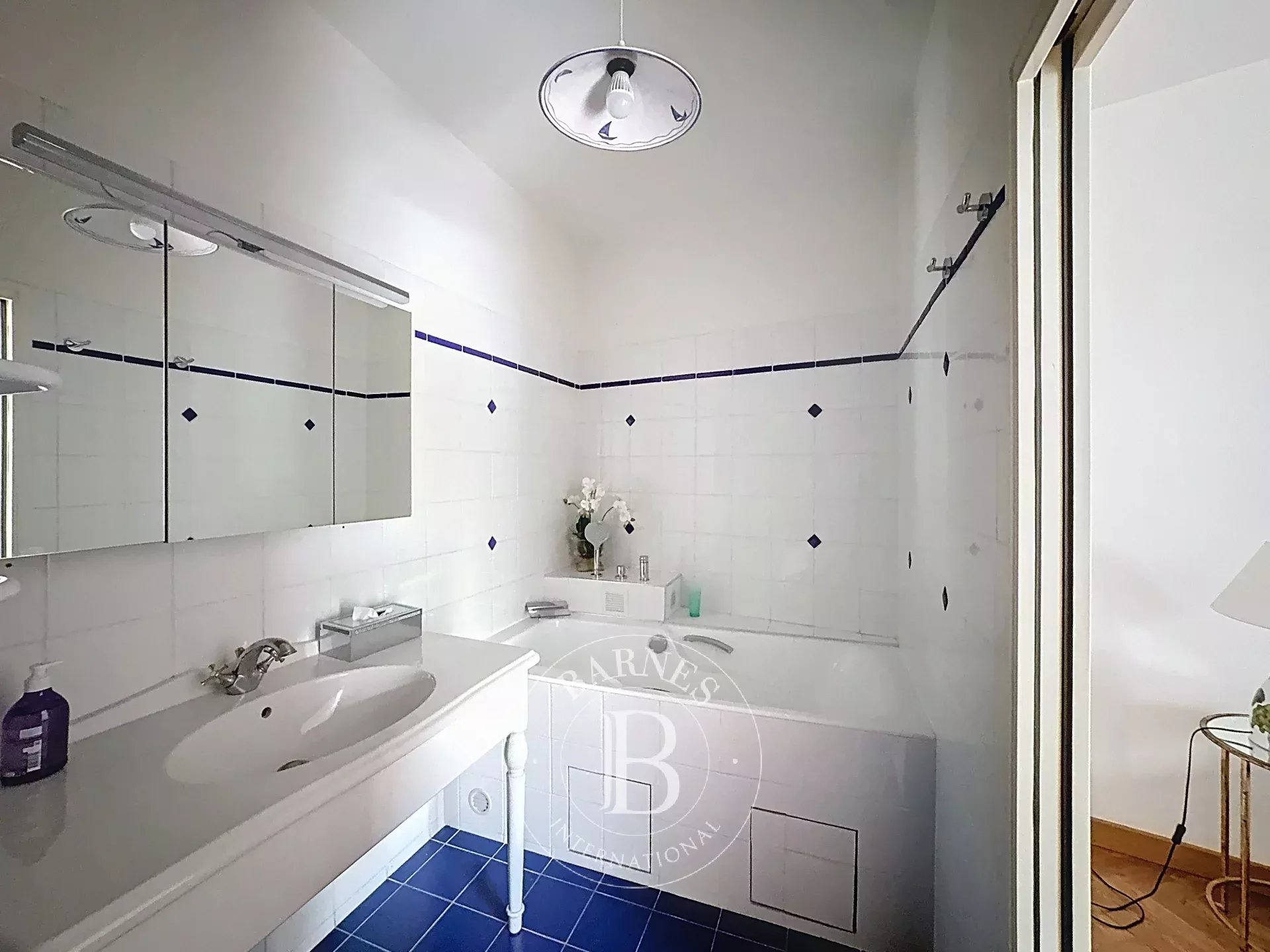 Daire Paris 8ème - picture 8