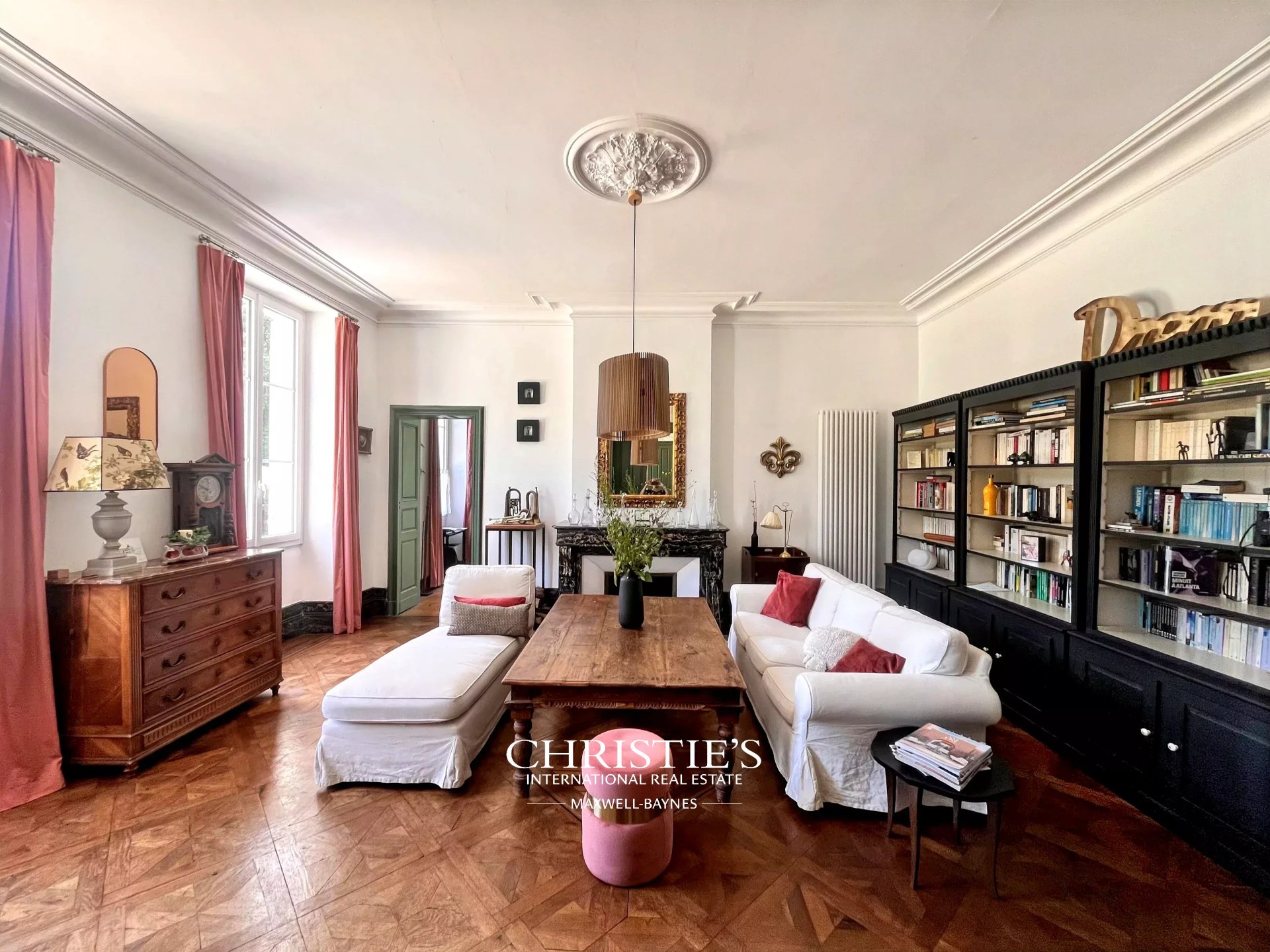 9 Bedroom Chateau's Image 4