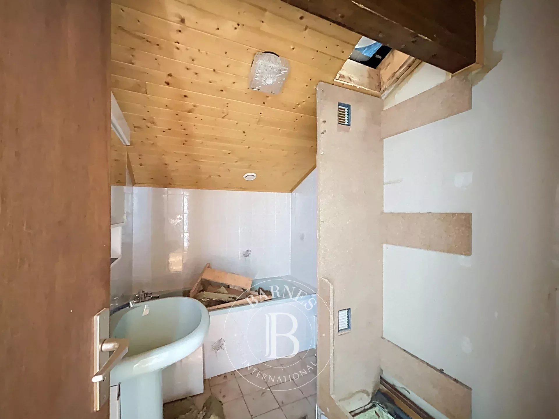 Photo of Les Gets - Chalet to renovate - 187 sqm - Beautiful view