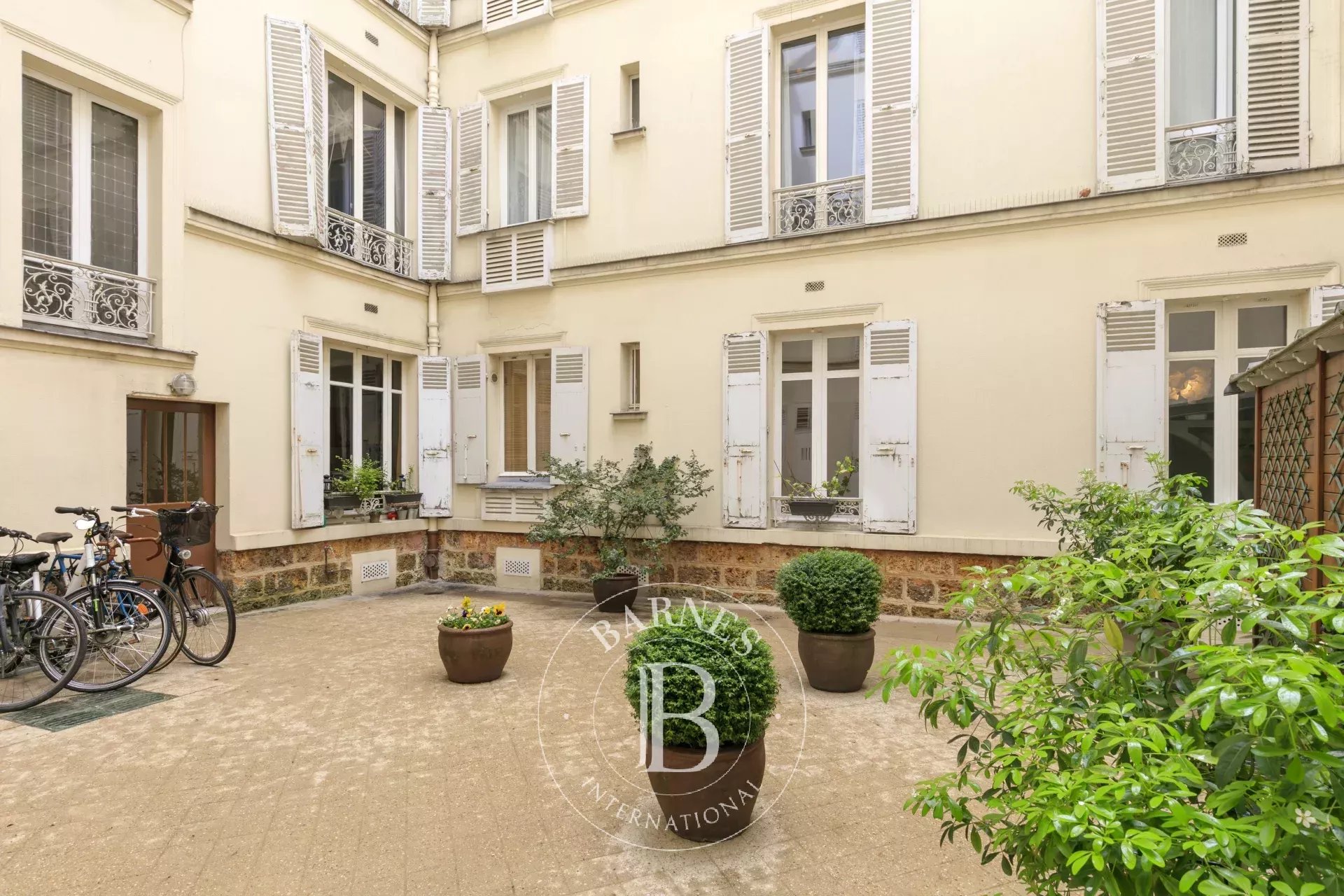 Exclusive - Neuilly-Town Hall- 3-bed apartment - Period charm - Possible office space. - picture 14