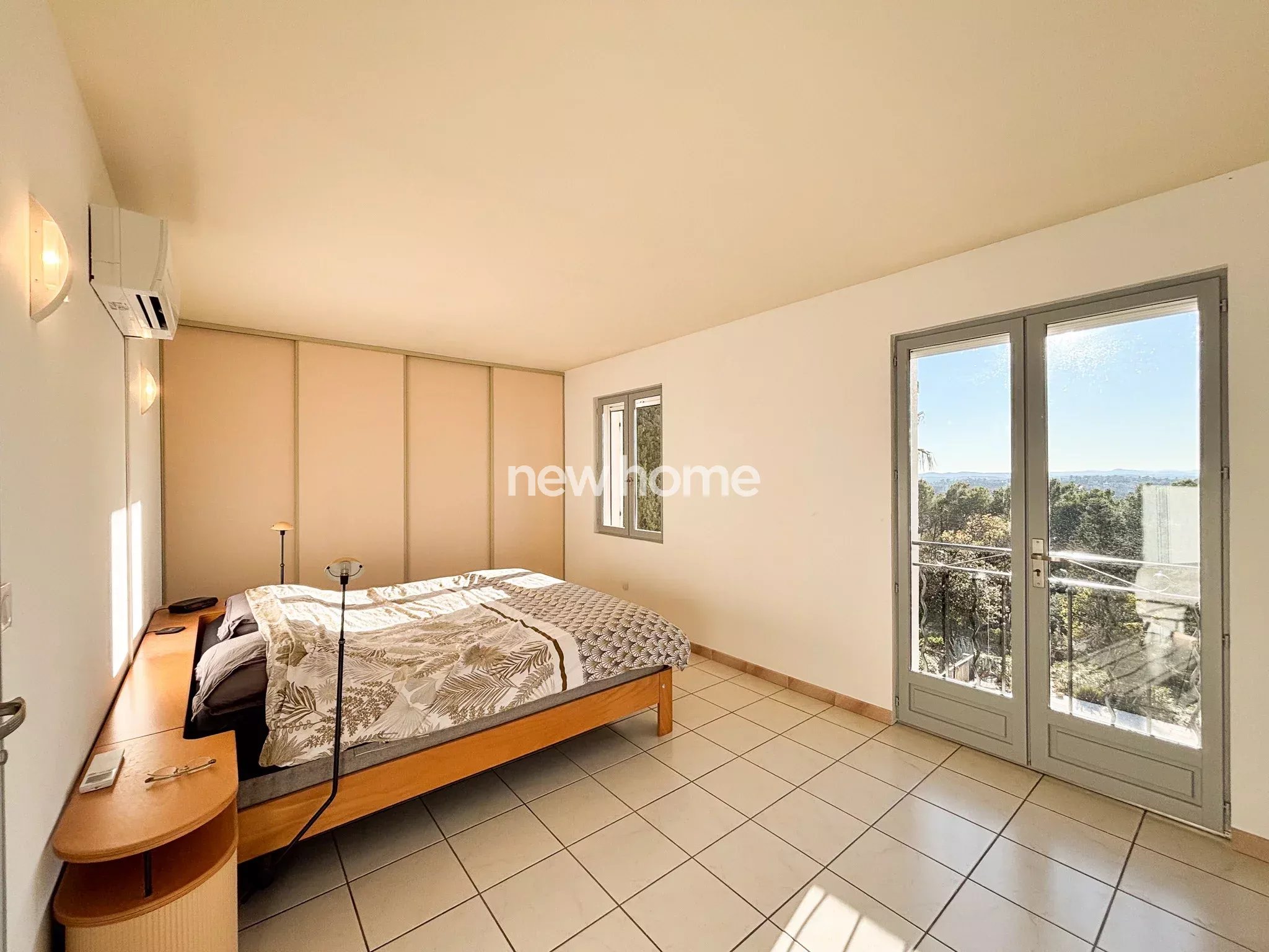 Bastide provençale de 160 m² sur un terrain d'un hectare avec vue dégagée!